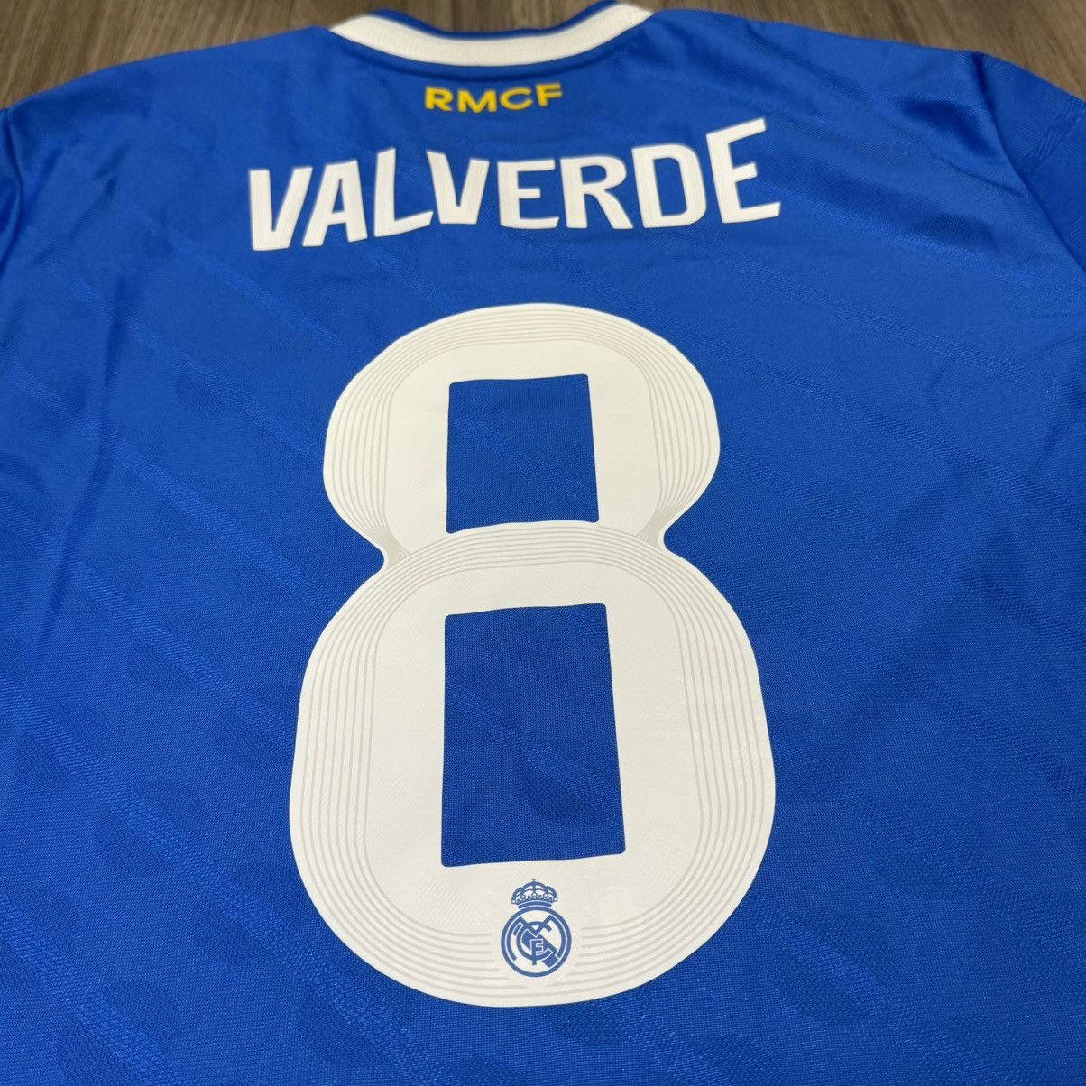 Adidas Real Madrid 25/26 player issue third away #8 Valverde Size US M / EU 48-50 / 2 - 4 Thumbnail