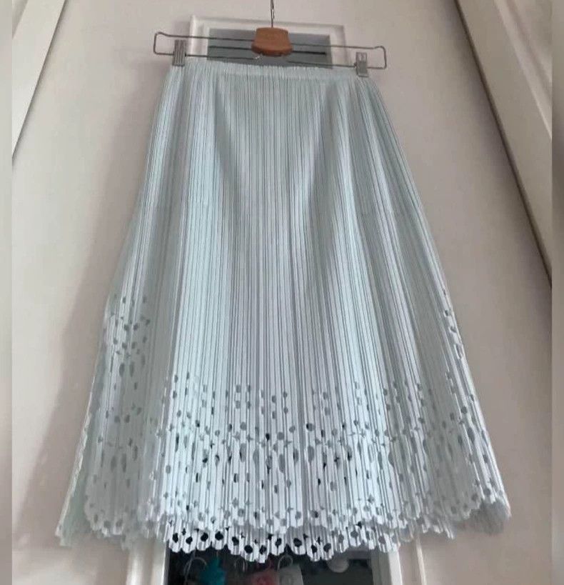 Other Issey Miyake size:3 White skirt Size 42" / US 20 - 2 Thumbnail