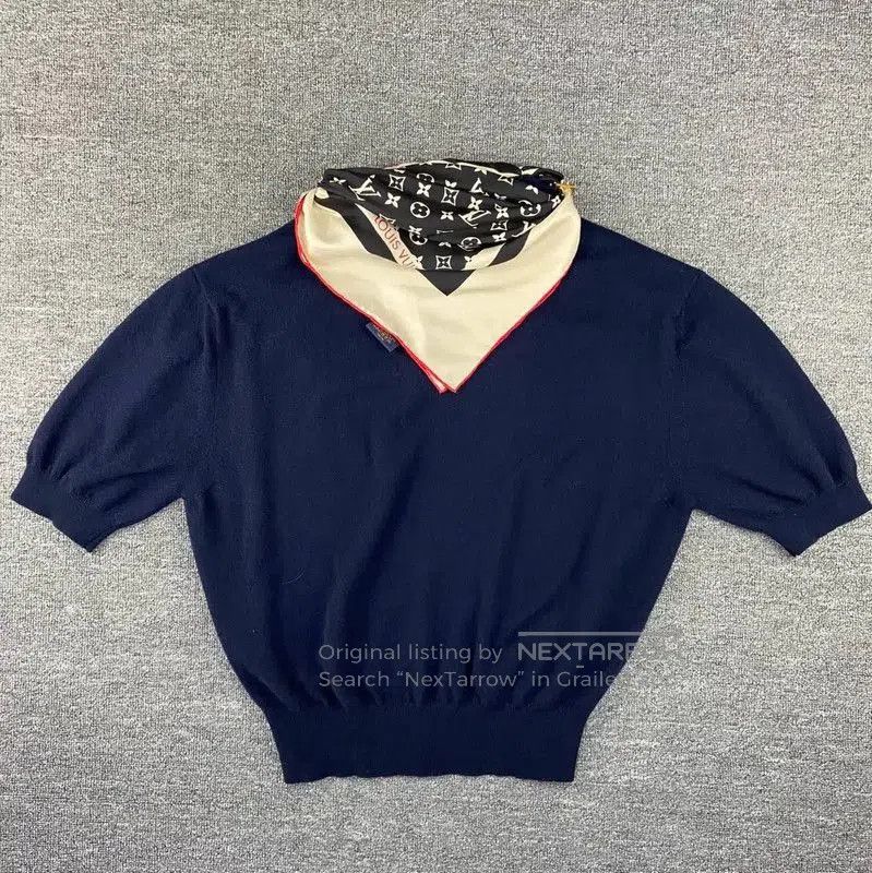 Louis Vuitton Louis Vuitton Navy Cashmere Knit Sweater . Size M / US 6-8 / IT 42-44 - 2 Thumbnail