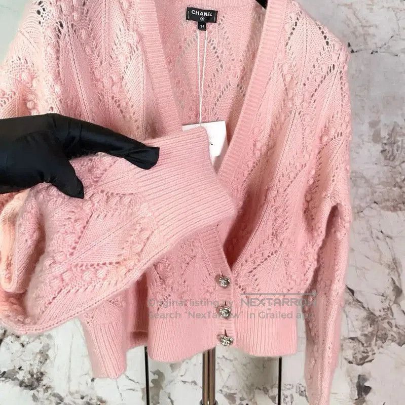 Chanel Chanel Pink Cashmere Blend Cardigan for Women . Size S / US 4 / IT 40 - 5 Thumbnail