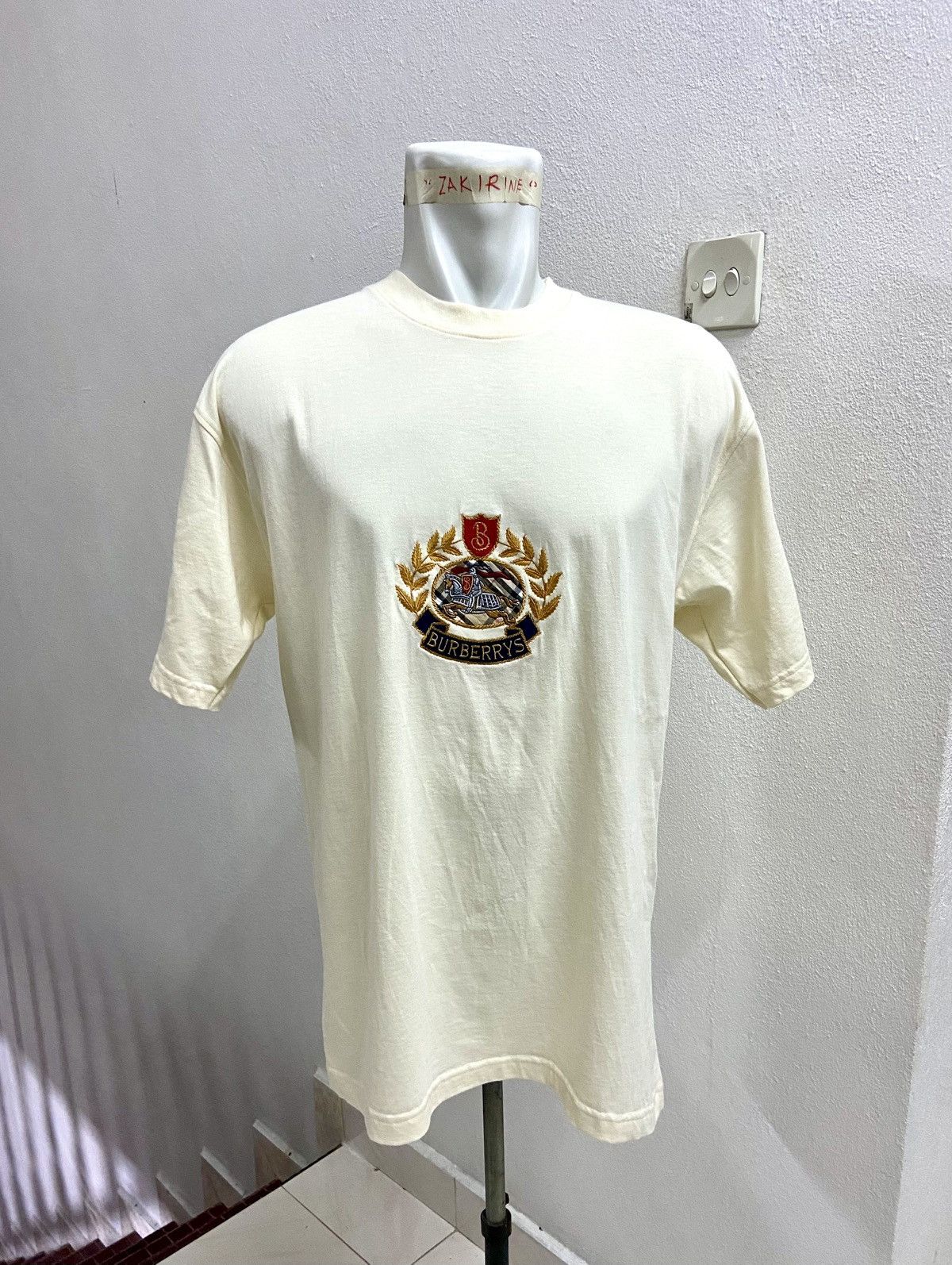 Burberry VINTAGE BURBERRY LONDON TEE Size US XL / EU 56 / 4 - 3 Thumbnail
