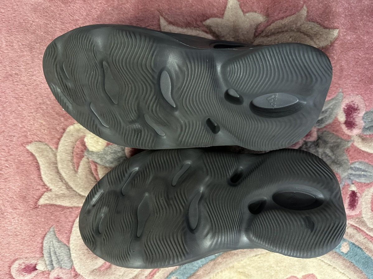 Yeezy Adidas yeezy foam RNR Size US 10 / EU 43 - 3 Thumbnail