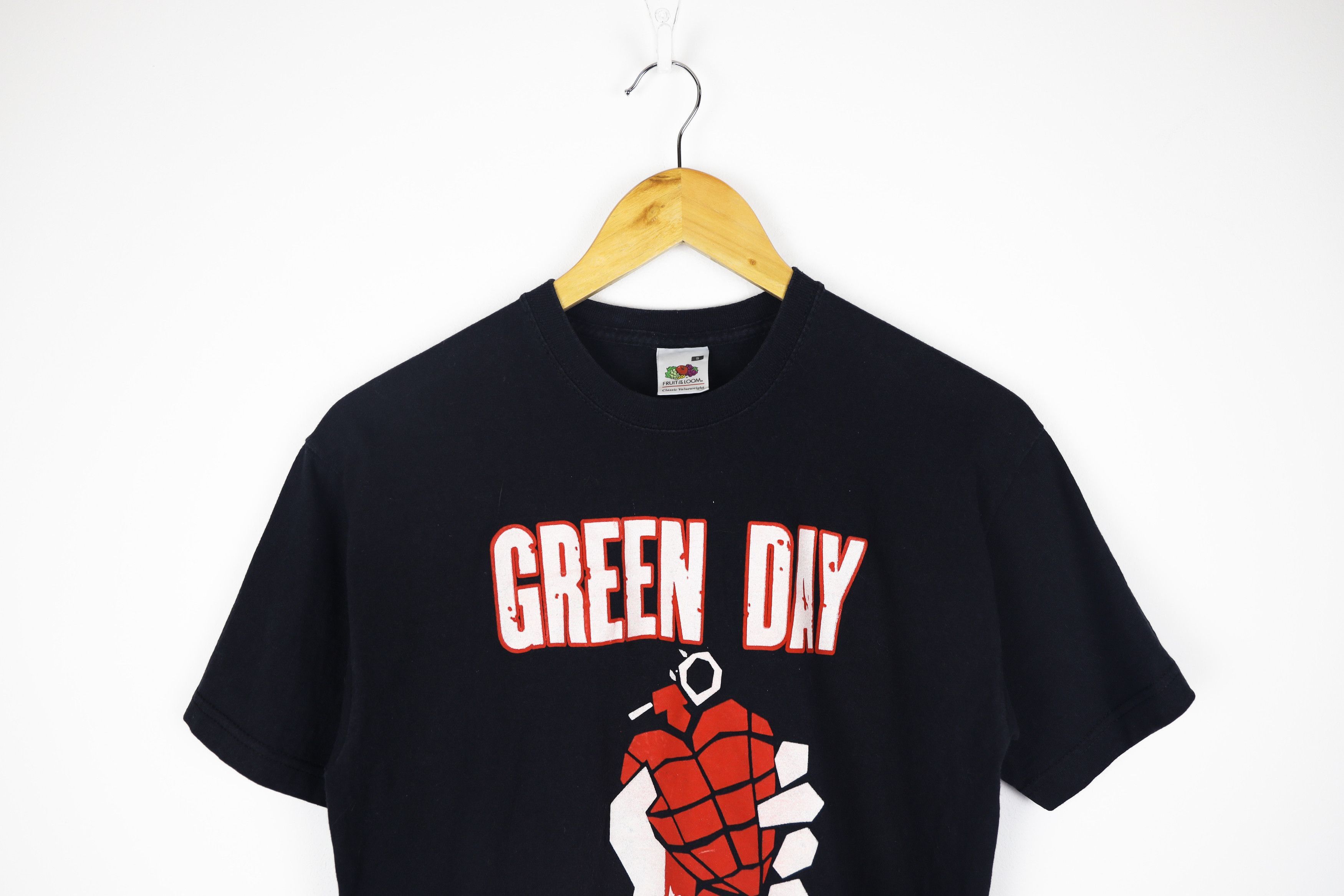 Band Tees × Vintage Vintage Green Day American Idiot Band Graphic Tee T-shirt Size US S / EU 44-46 / 1 - 2 Thumbnail