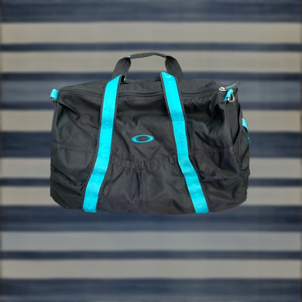 Oakley **Oakley Large Travel Duffle Bag Black** User: Oakley Travel Duffle Bag Large Black Size ONE SIZE - 1 Thumbnail