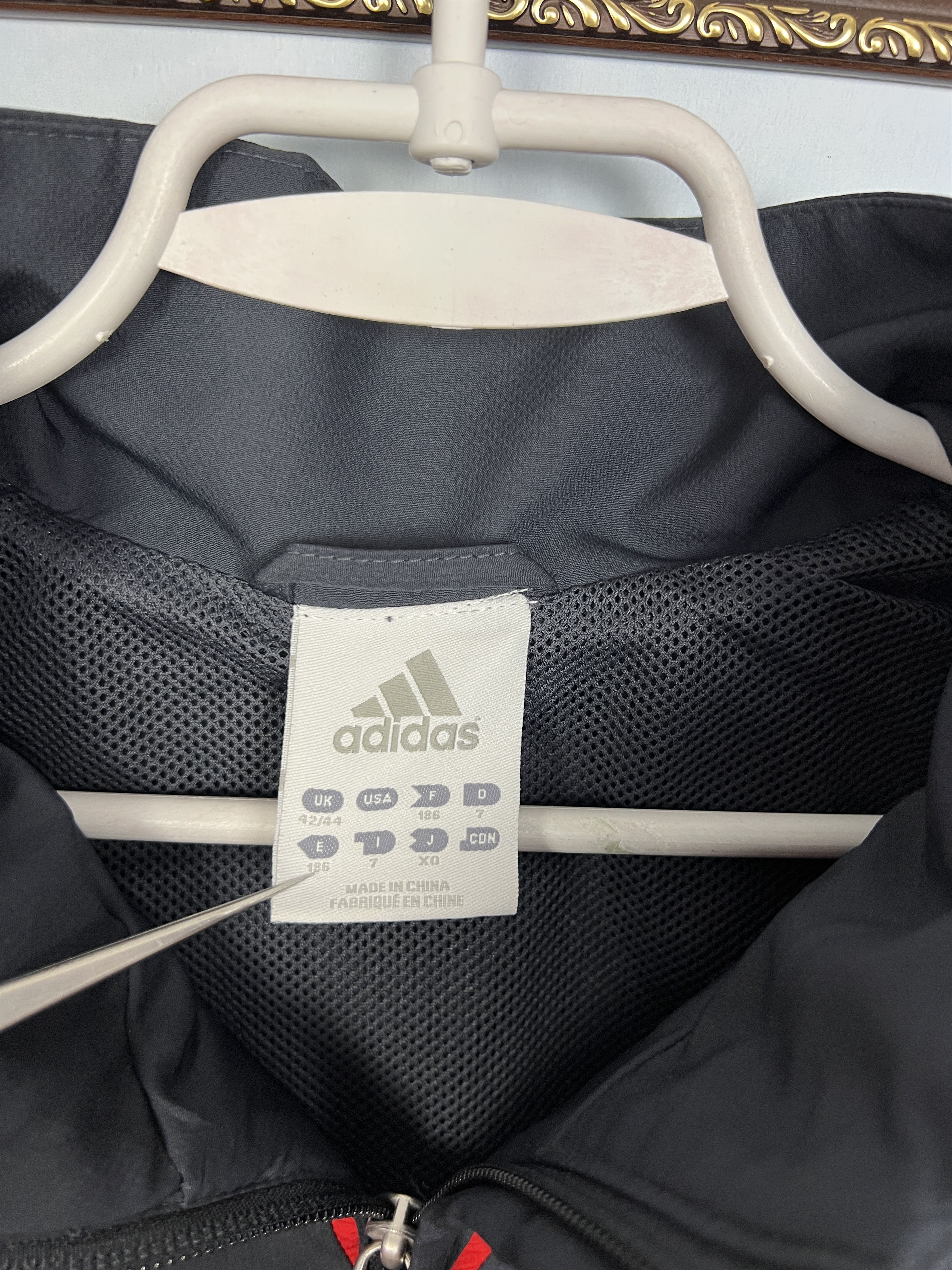 Adidas Vintage Adidas Liverpool Football Jacket Soccer Track Top Size US L / EU 52-54 / 3 - 7 Thumbnail