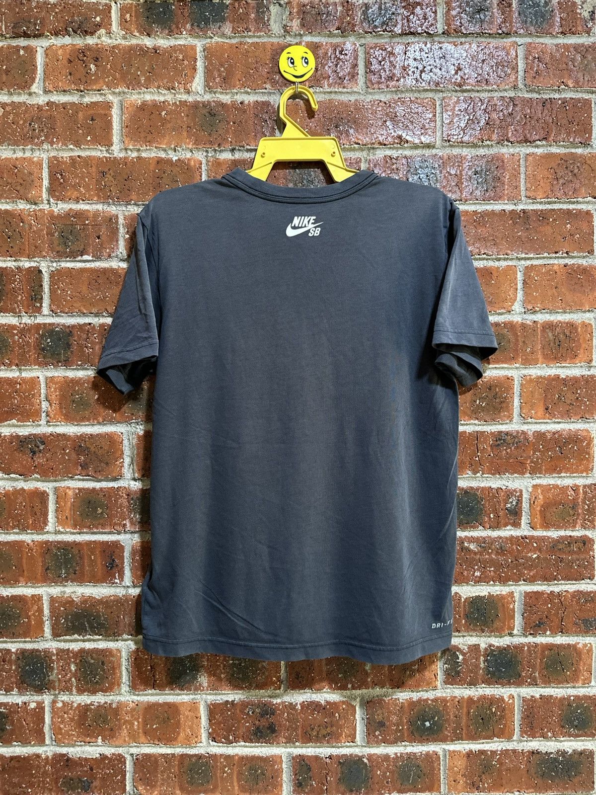 Nike × Vintage Thrashed Nike Skate Boarding Sun Faded Tee Size US M / EU 48-50 / 2 - 9 Thumbnail