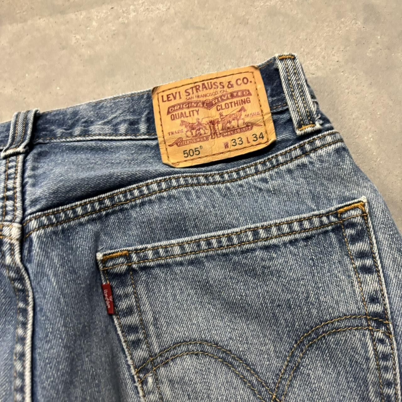 Levi's × Vintage Crazy Vintage Y2K/2000s Grunge Levi’s Medium Wash Denim Jeans! Size US 32 / EU 48 - 7 Thumbnail
