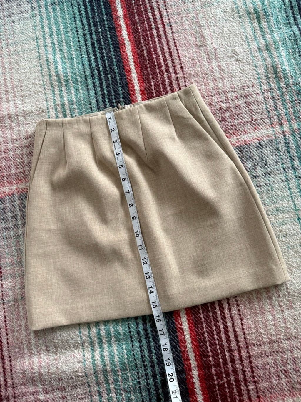 Aritzia Women's Babaton Aritzia Beige Mini Skirt Size 2 Size 26" / US 2 / IT 38 - 6 Thumbnail