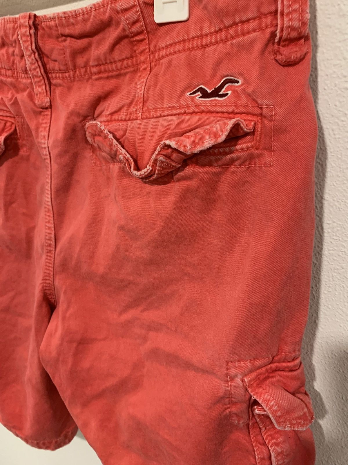 Hollister Early 2000”s Hollister red cargo shorts Size US 32 / EU 48 - 6 Thumbnail