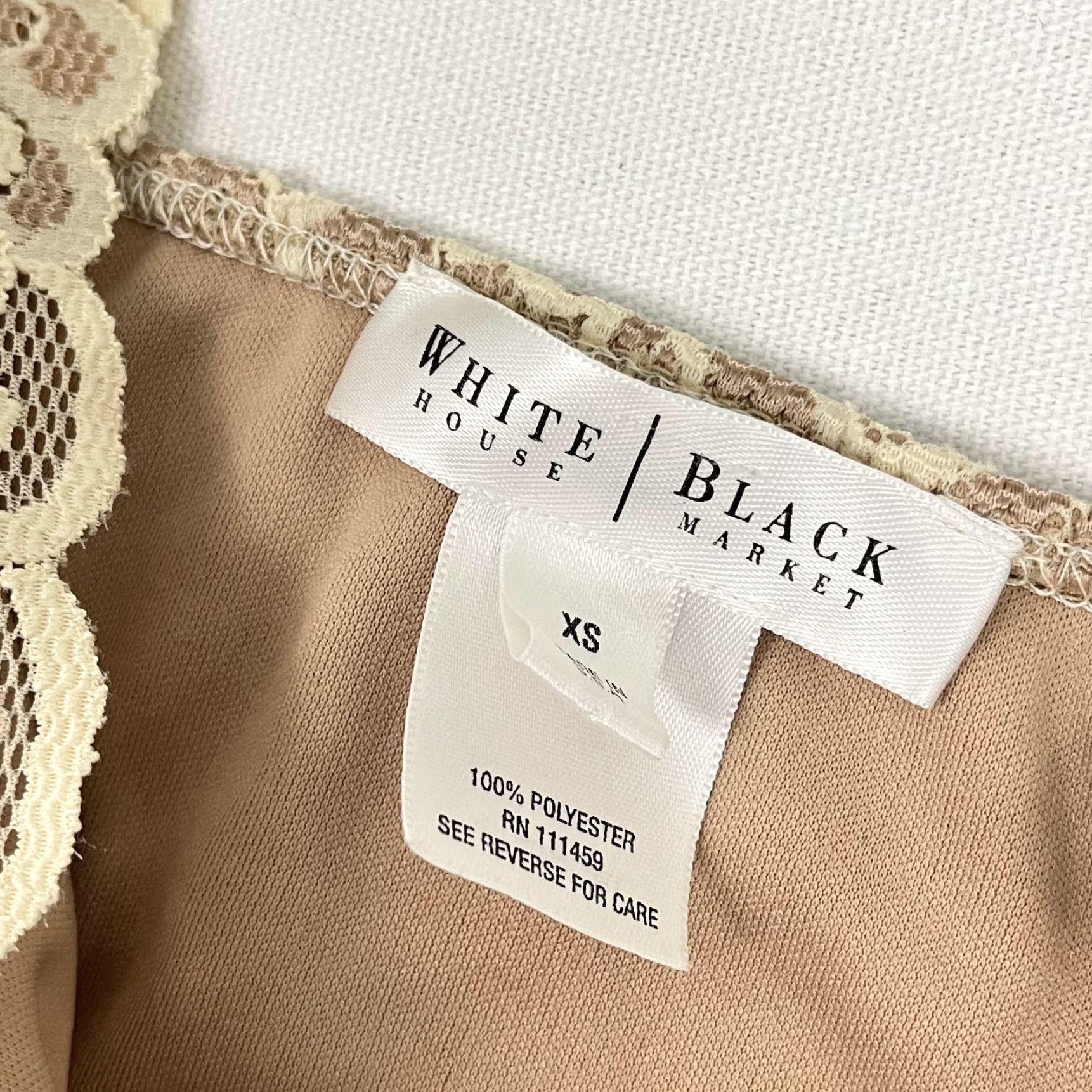 White House Black Market White House Black Market Tank Womens XS Lace Camisole Beige Floral Blouse Womens Size XS / US 0-2 / IT 36-38 - 2 Thumbnail