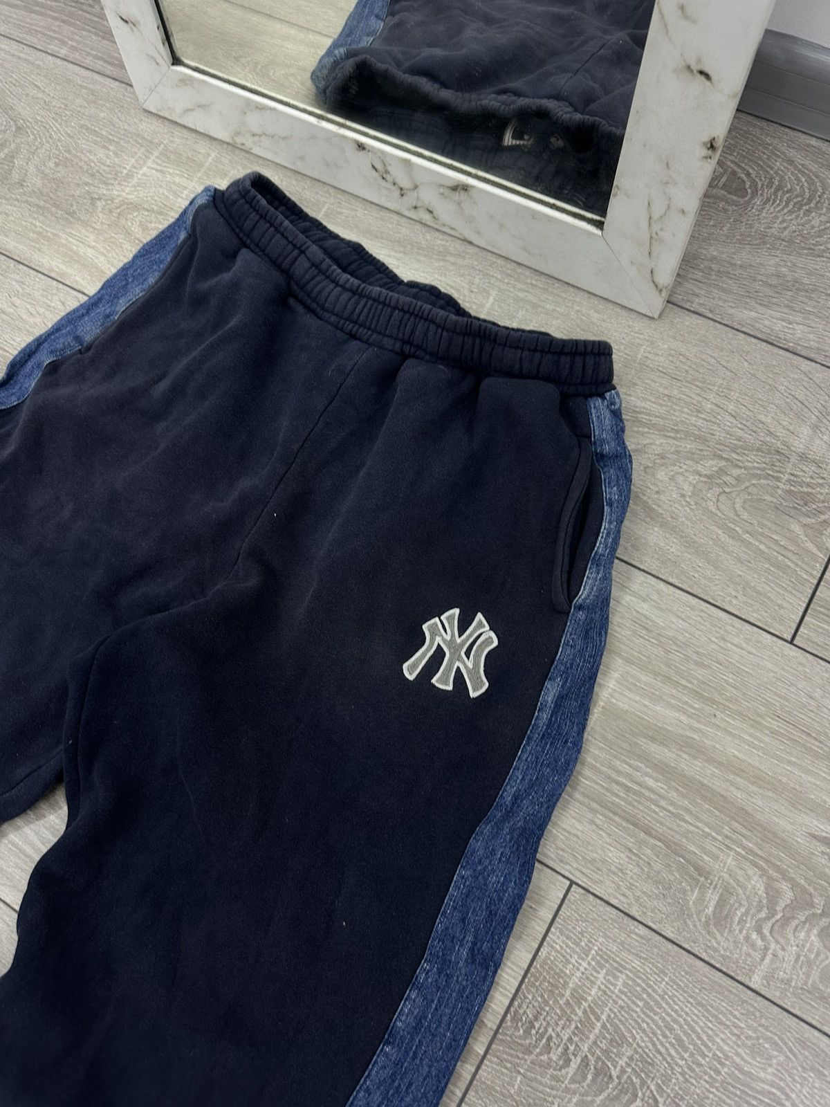 Majestic Majestic New York Yankees Vintage 90s Faded Baggy Sweatpants Size US 30 / EU 46 - 7 Thumbnail
