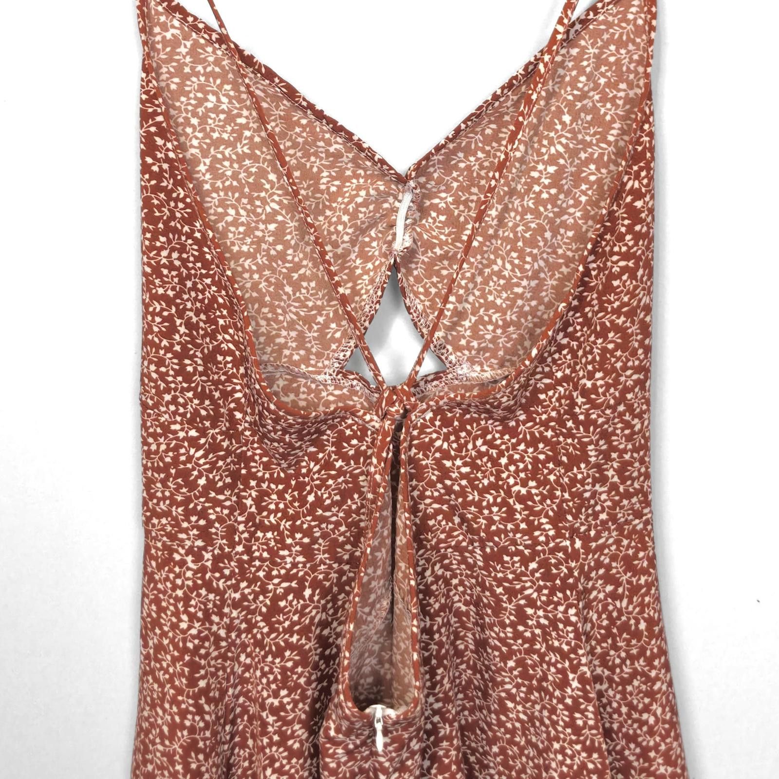 Designer Chic Floral Spaghetti Strap Dress with Cutout XS Size XS / US 0-2 / IT 36-38 - 4 Thumbnail