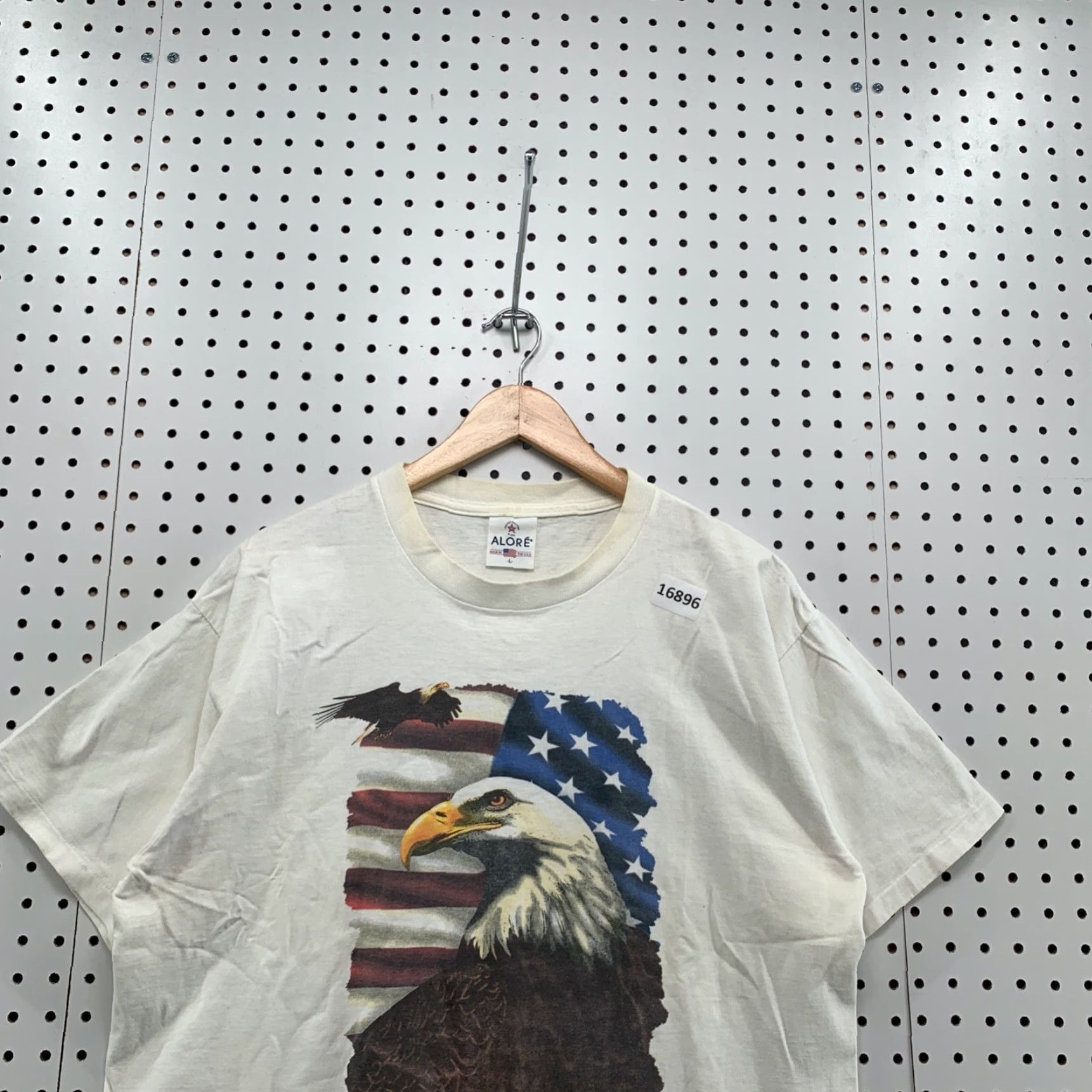 Vintage VINTAGE Alore Shirt Adult Large White Eagle USA Flag Short Sleeve Crew Neck Mens/Womens Size US L / EU 52-54 / 3 - 5 Thumbnail