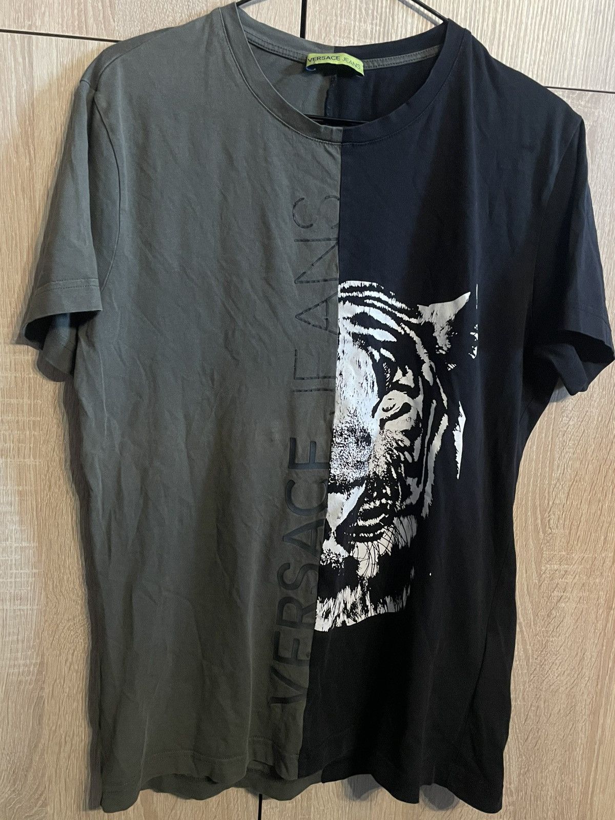 Versace Versace couture tiger big logo street designer fashion Italy Size US M / EU 48-50 / 2 - 2 Thumbnail