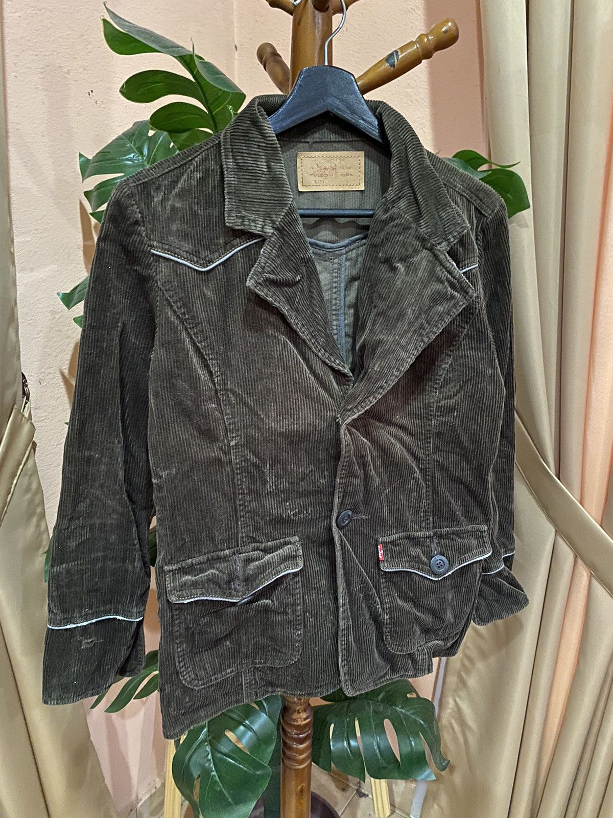 Levi's Vintage Levi’s Brown Corduroy Jacket Timeless Style Red Tab Size M / US 6-8 / IT 42-44 - 3 Thumbnail