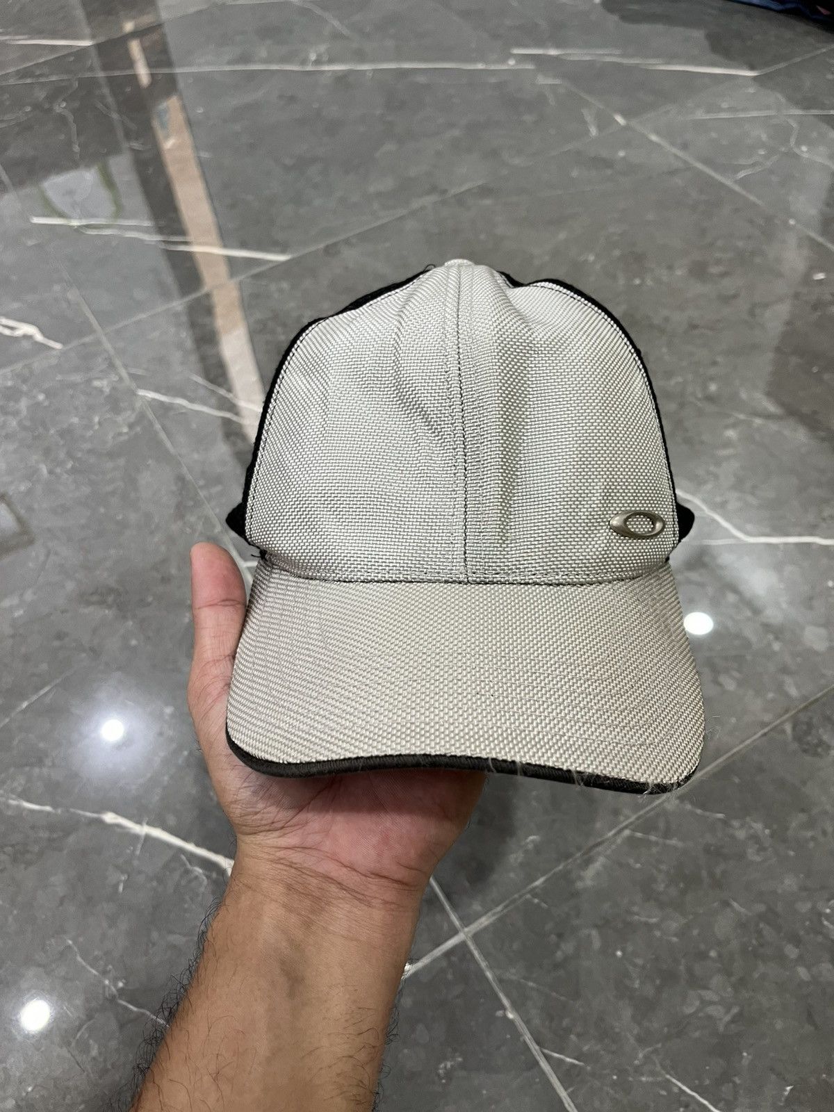 Vintage oakley trucker hats