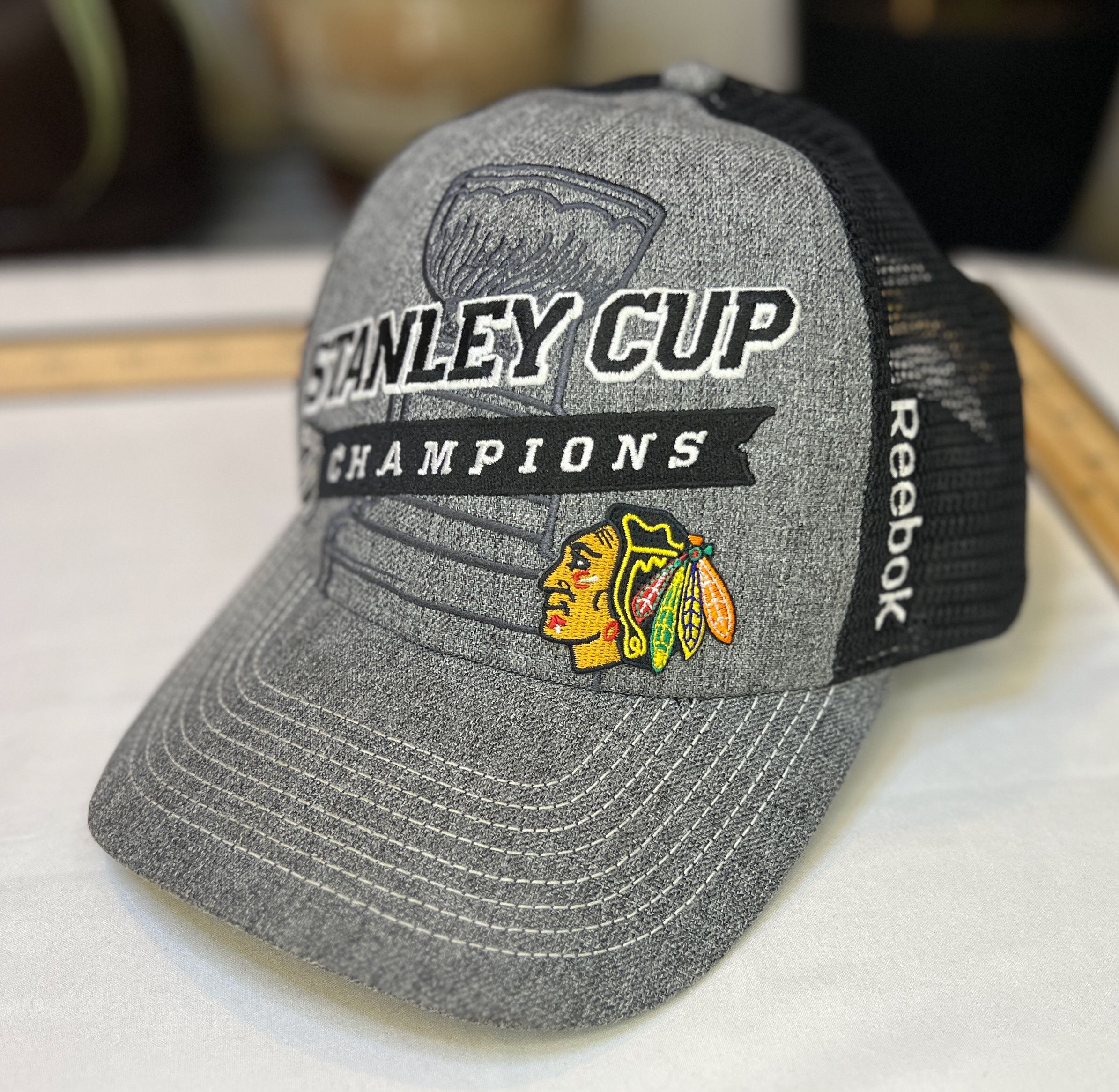 Reebok Chicago Blackhawks Stanley Cup Champions 2013 Hat Size ONE SIZE - 2 Thumbnail