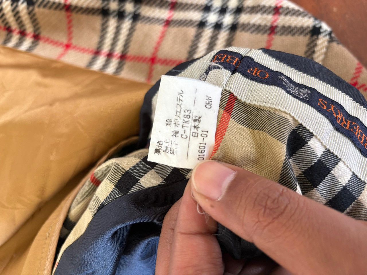 Burberry Vintage Burberry Nova Check Long Jacket Design Size US L / EU 52-54 / 3 - 14 Thumbnail