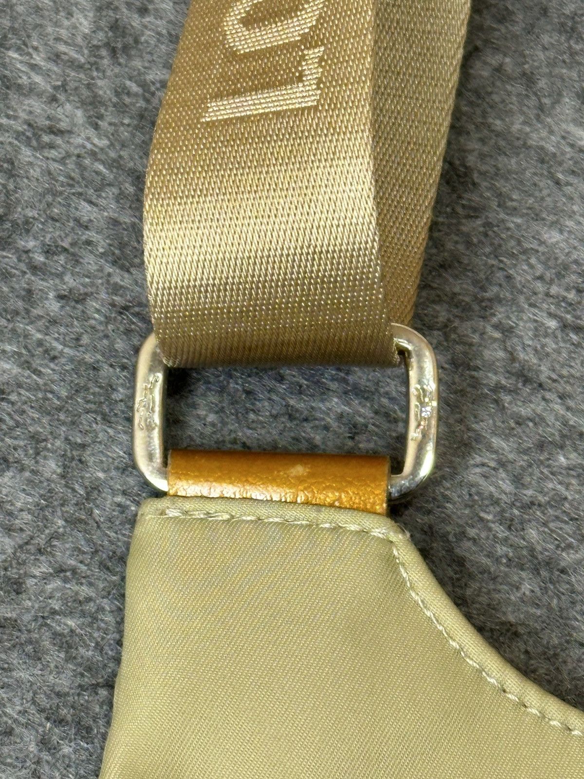 Longchamp vintage Longchamp beige nylon crossbody bag. Size ONE SIZE - 9 Thumbnail