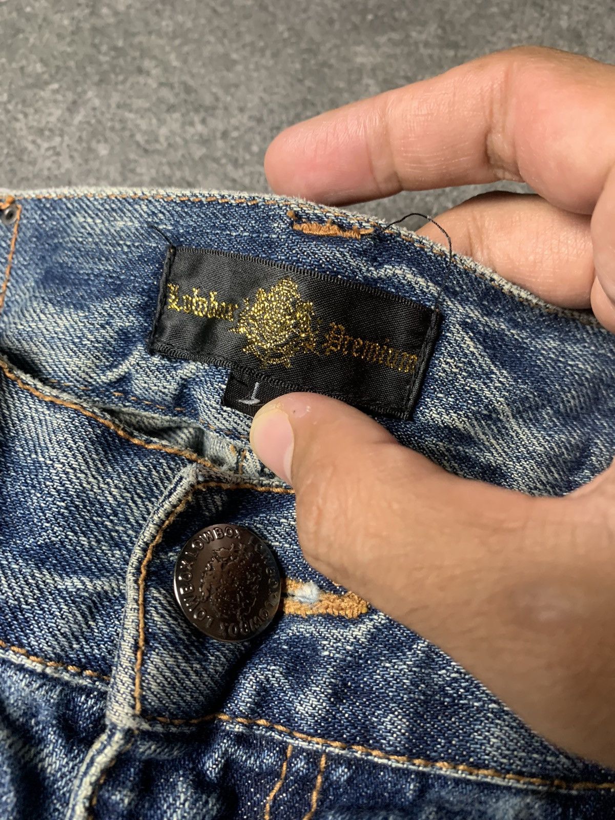 Japanese Brand 2000s Lowbox Honeycomb Splatted Bootcut Jeans Size US 29 - 7 Thumbnail