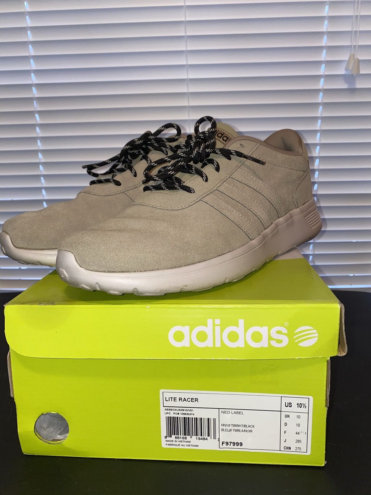 Adidas Adidas Lite Racer Size US 10.5 / EU 43-44 - 1 Thumbnail