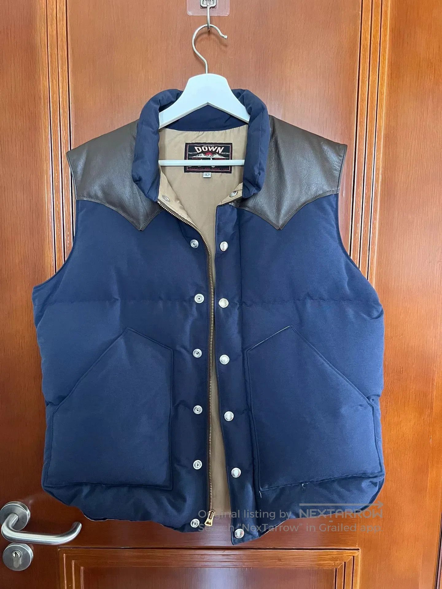 Sugar Cane Warm Beige Padded Vest for Outdoor Activities. Size US L / EU 52-54 / 3 - 1 Thumbnail