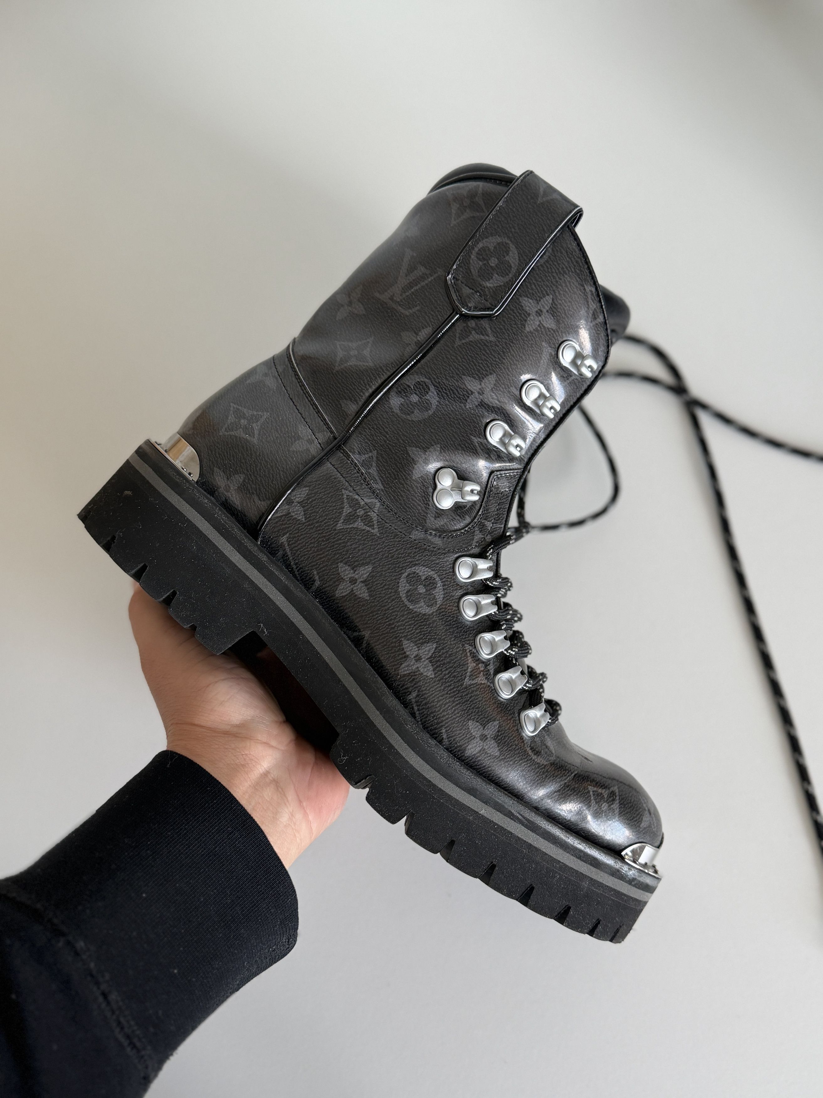 Louis Vuitton Louis Vuitton 6LV Kim Jones Monogram Outland Boots Size US 7.5 / EU 40-41 - 13 Thumbnail