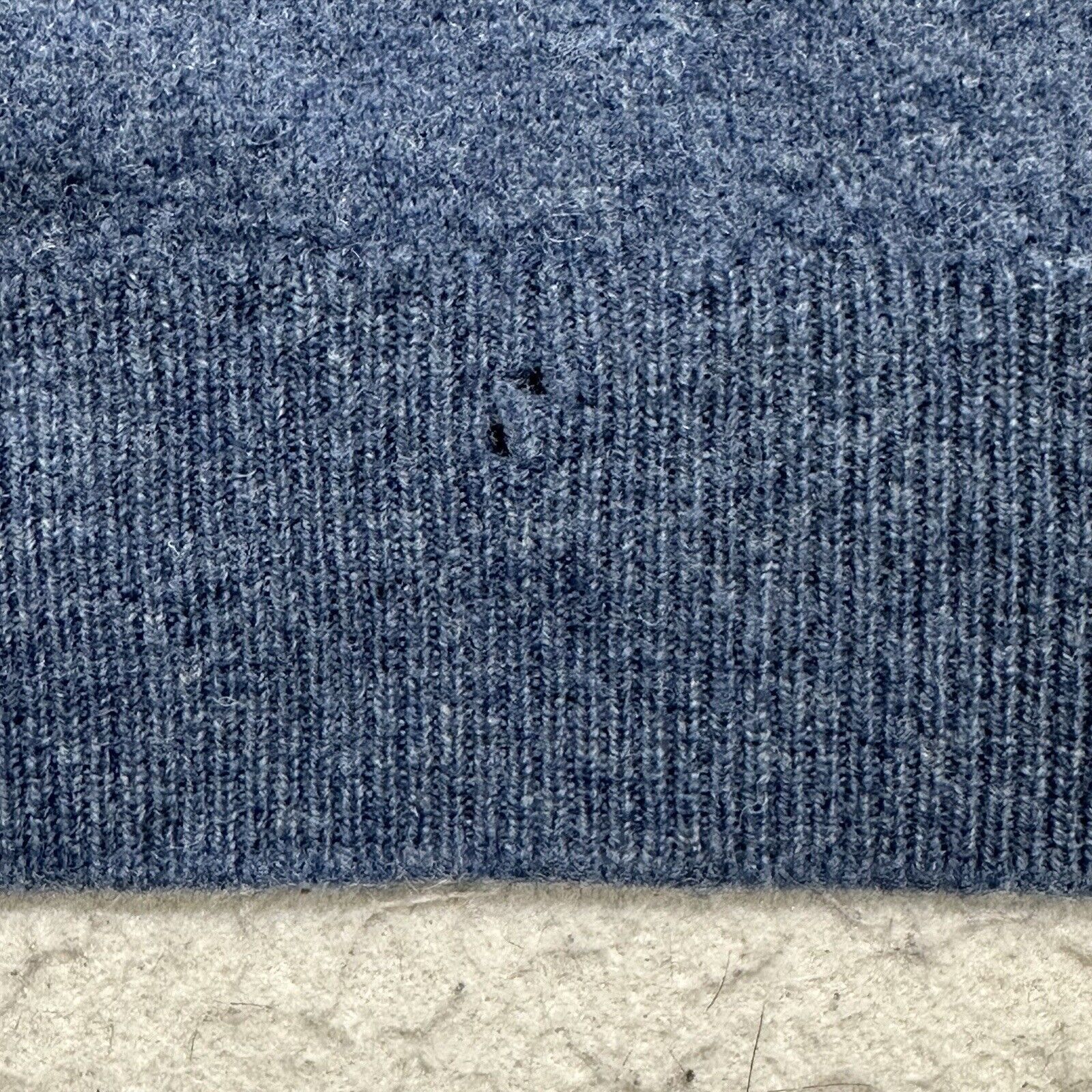 Lands' End Vintage Lands' End XL Lambwool V Neck Navy Blue Knit Sweater Size US XL / EU 56 / 4 - 13 Thumbnail