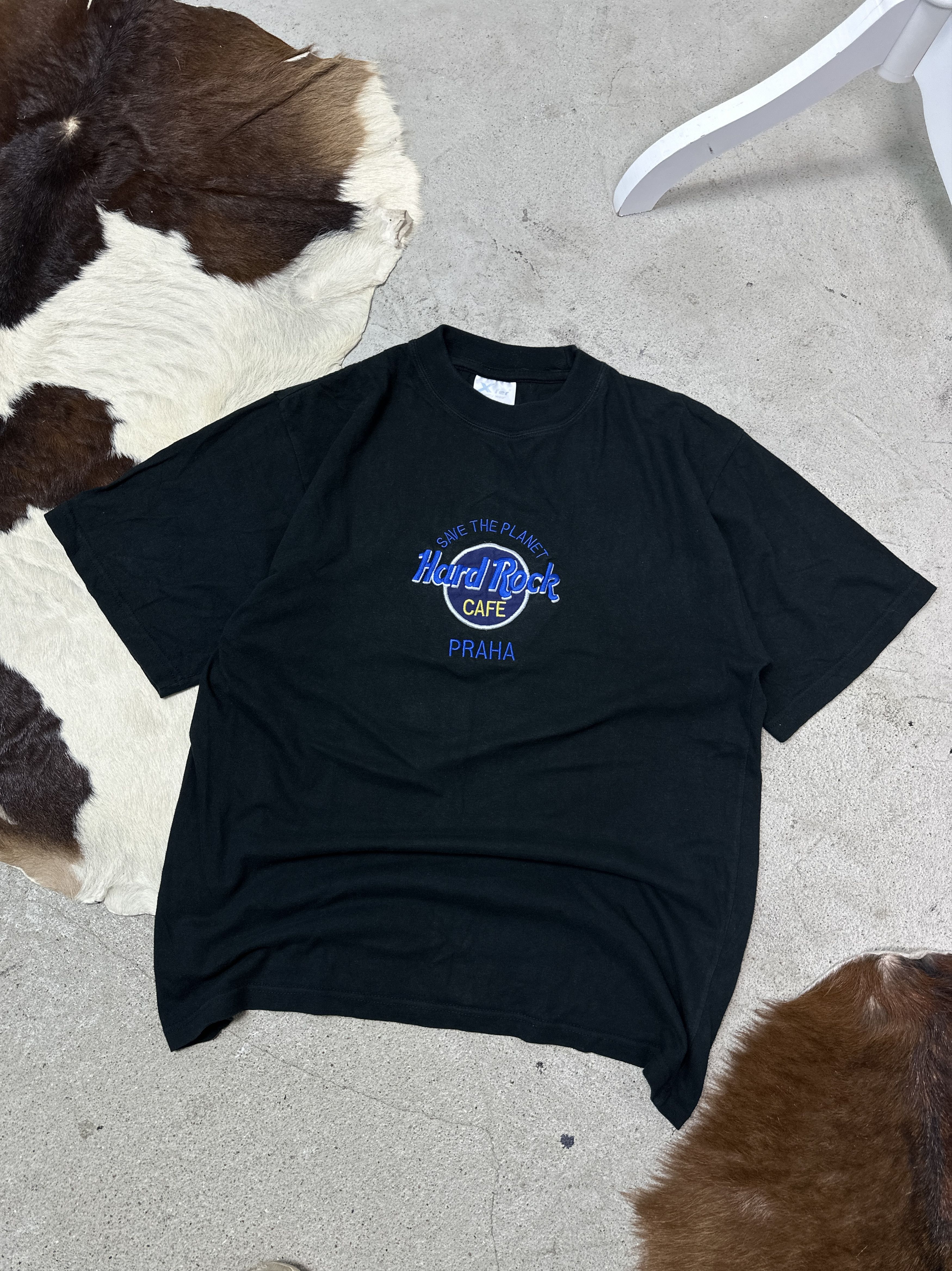 Hard Rock Cafe Vintage Streetwear Hard Rock Cafe Praha T-shirt Y2K Size US M / EU 48-50 / 2 - 1 Thumbnail
