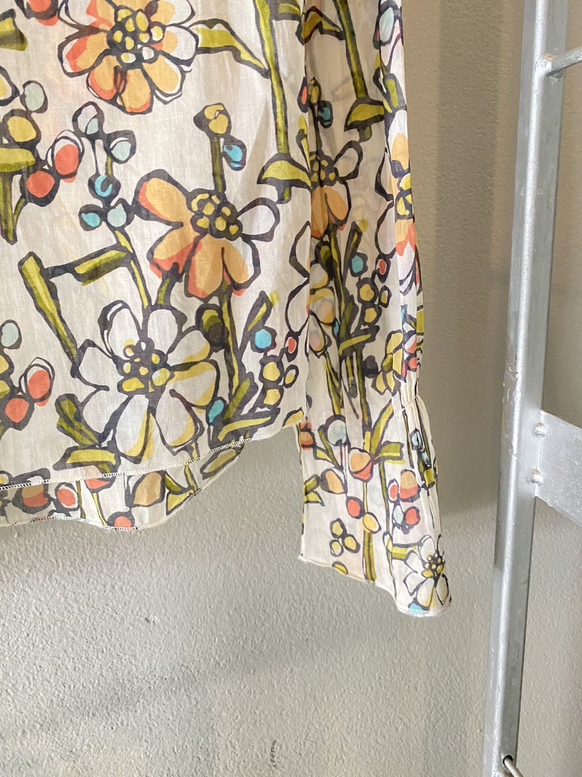 Moschino MOSCHINO Layered Ruffles Floral V-Neck Blouse Size S / US 4 / IT 40 - 9 Thumbnail
