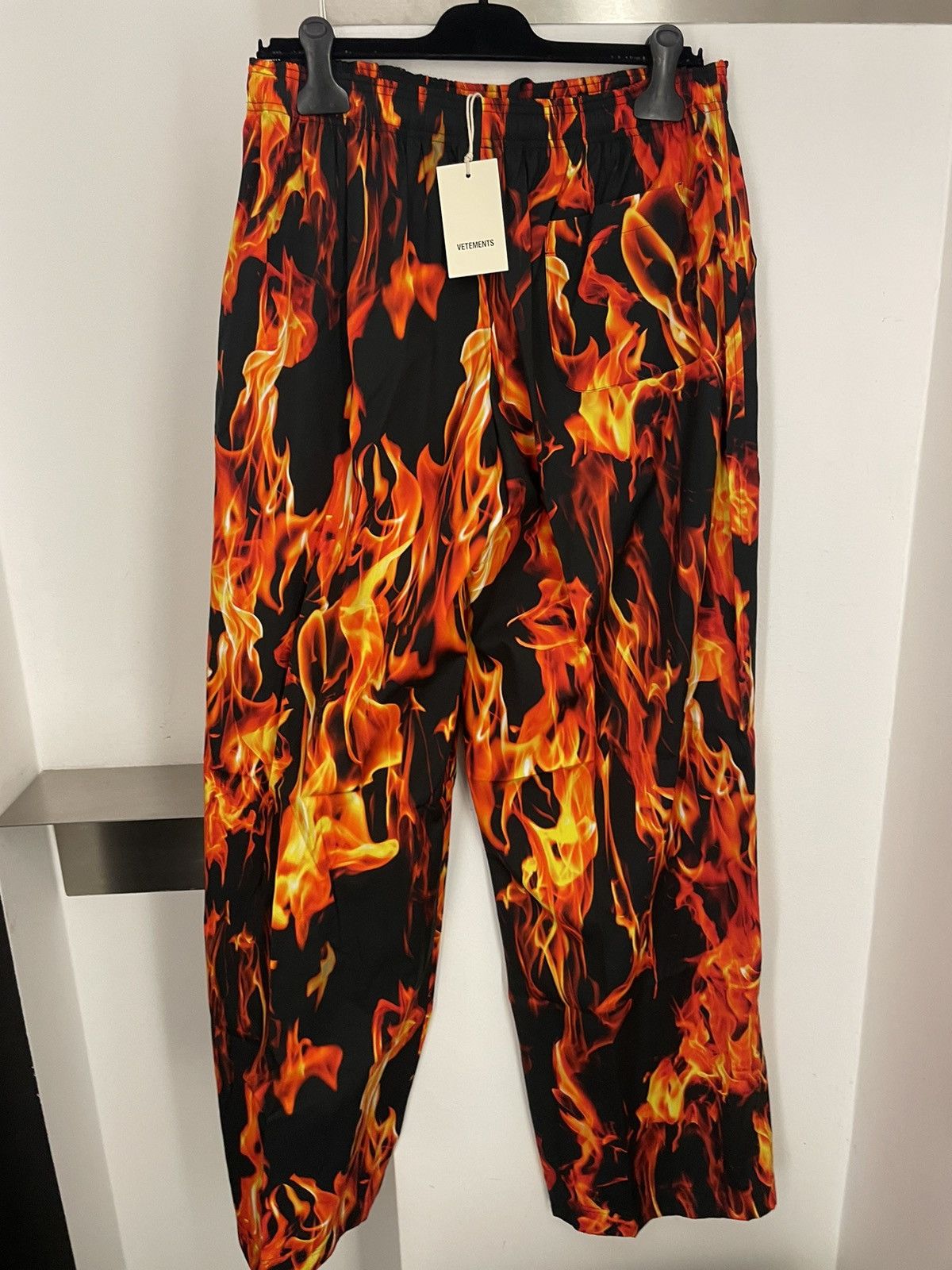 Vetements fire-print elasticated-waist cotton trousers Size US 33 - 2 Thumbnail