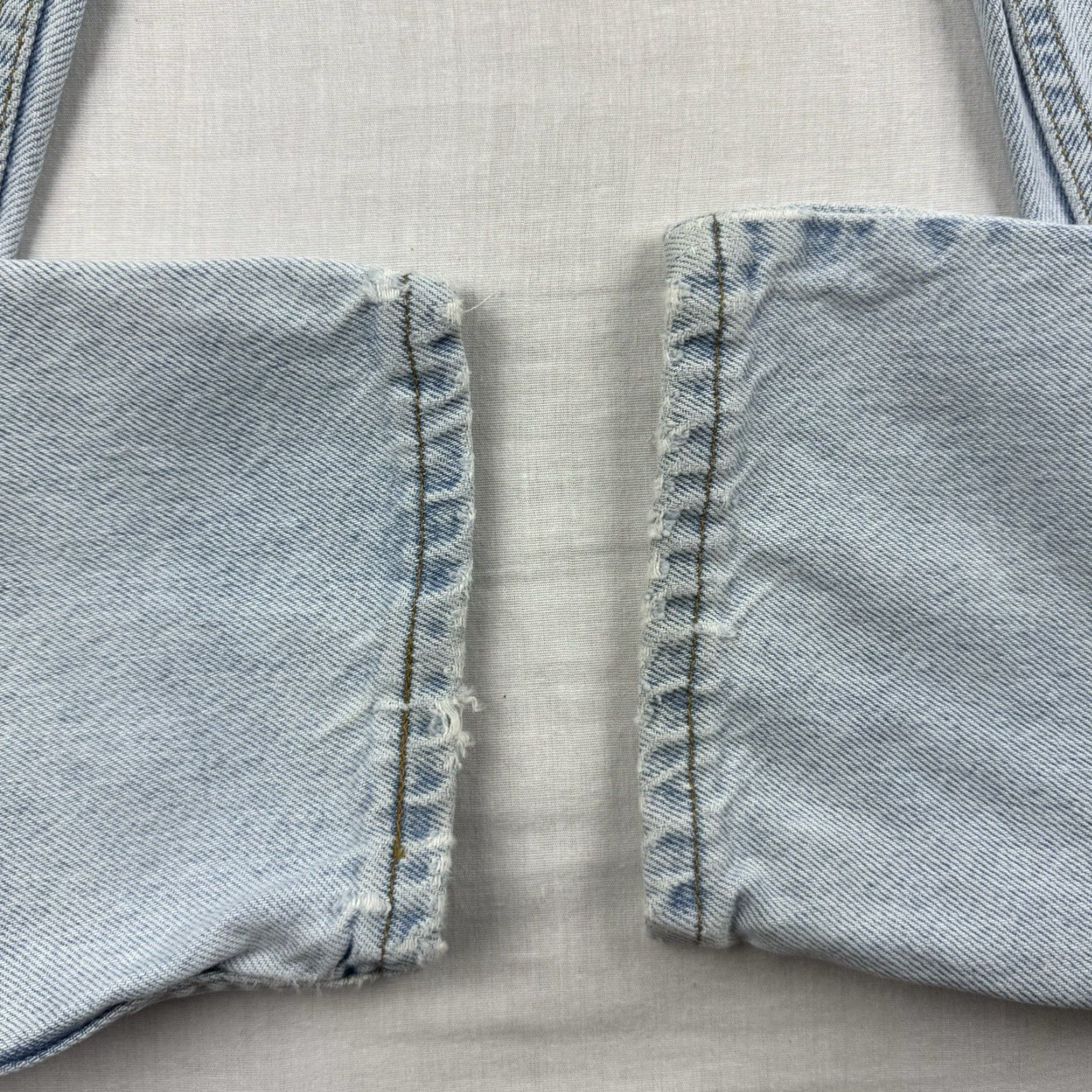 Levi's VINTAGE Levi's 550 Jeans Men 32 Regular Blue 90s Fade Tapered Leg Orange Tab Relaxed 90s Mens Jeans Size US 32 / EU 48 - 2 Thumbnail
