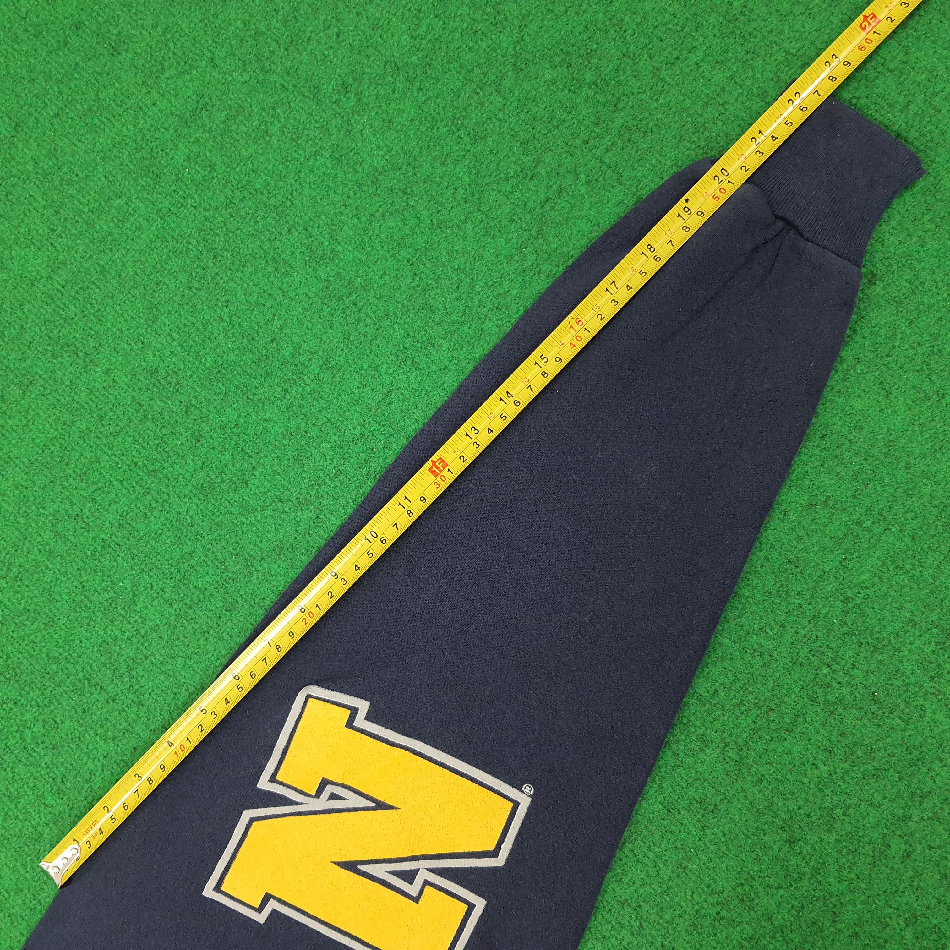 Other Vintage University of Michigan Sweatshirt C245N20 Size US L / EU 52-54 / 3 - 7 Thumbnail