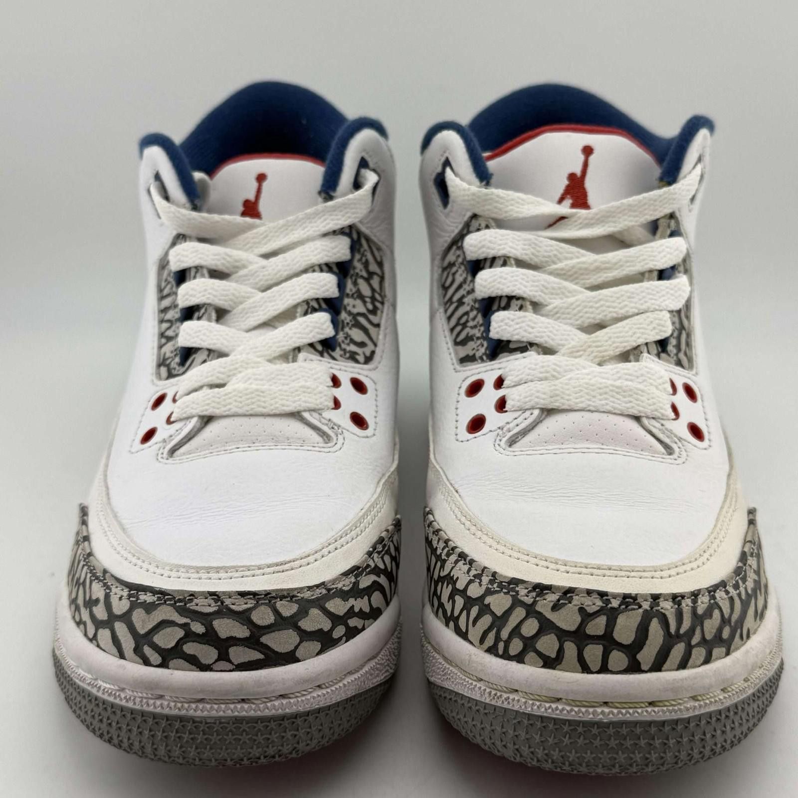 Jordan Brand Air Jordan 3 Retro OG BG White/Fire Red-True Blue 4.5Y Size US 5 / EU 37 - 3 Thumbnail