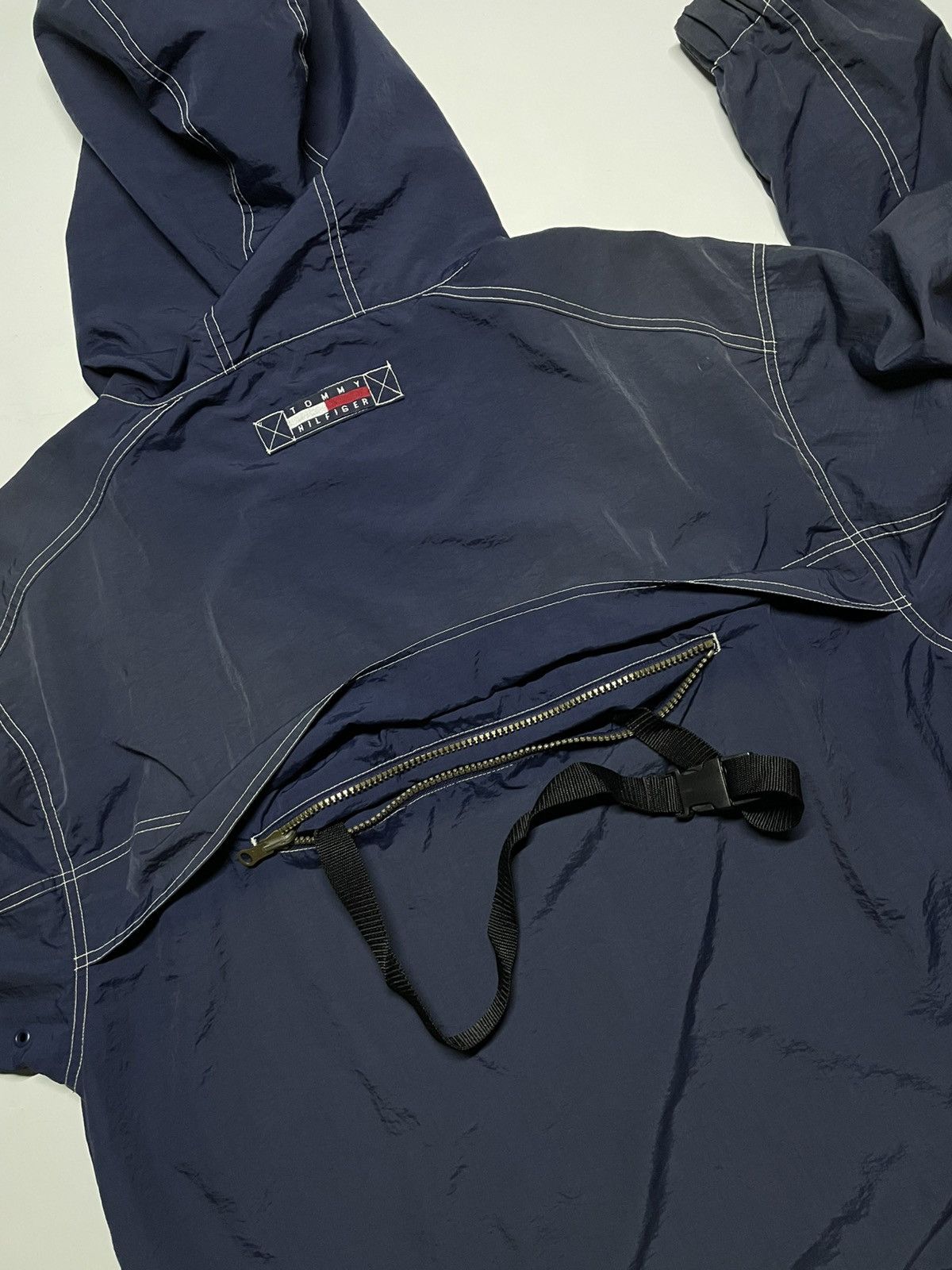 Tommy Hilfiger × Tommy Jeans × Vintage Tommy HiIfiger 985’Sailing gear packable Navy sportwear Size US XL / EU 56 / 4 - 6 Thumbnail