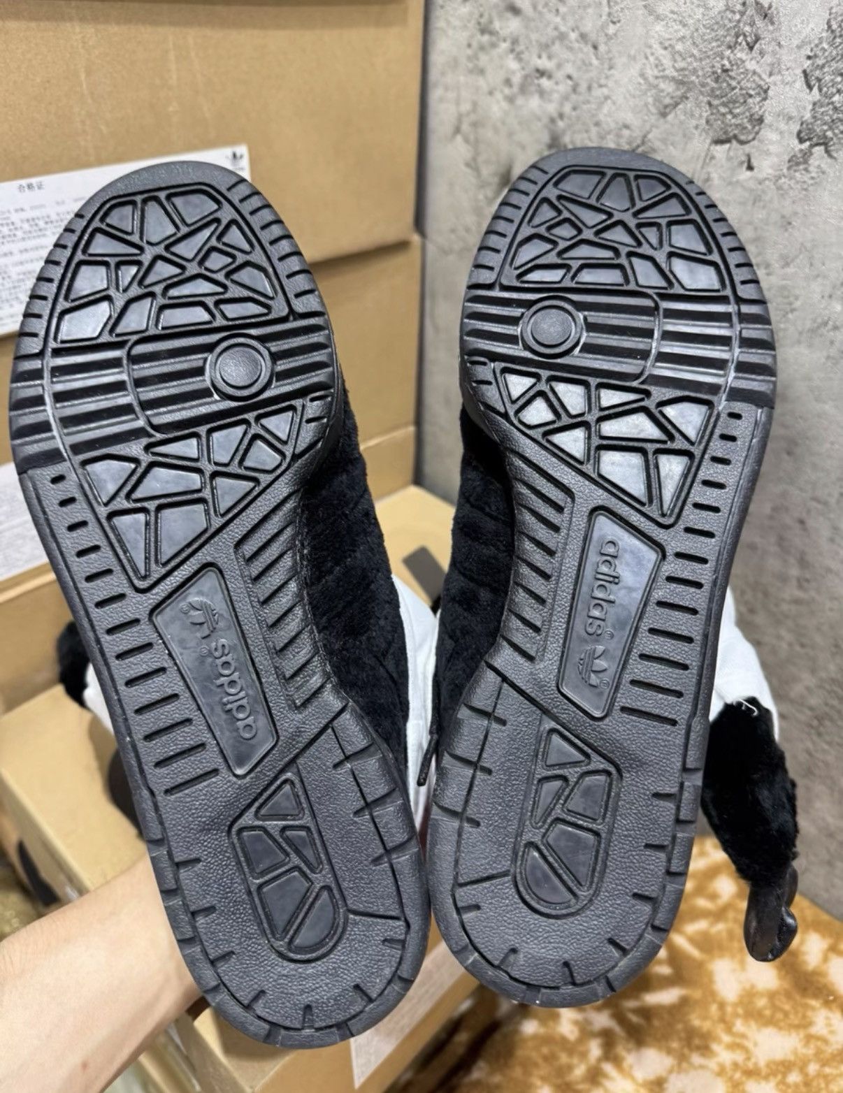 Adidas Adidas x Jeremy Scott Wings Bear K37 Size US 7.5 / EU 40-41 - 2 Thumbnail