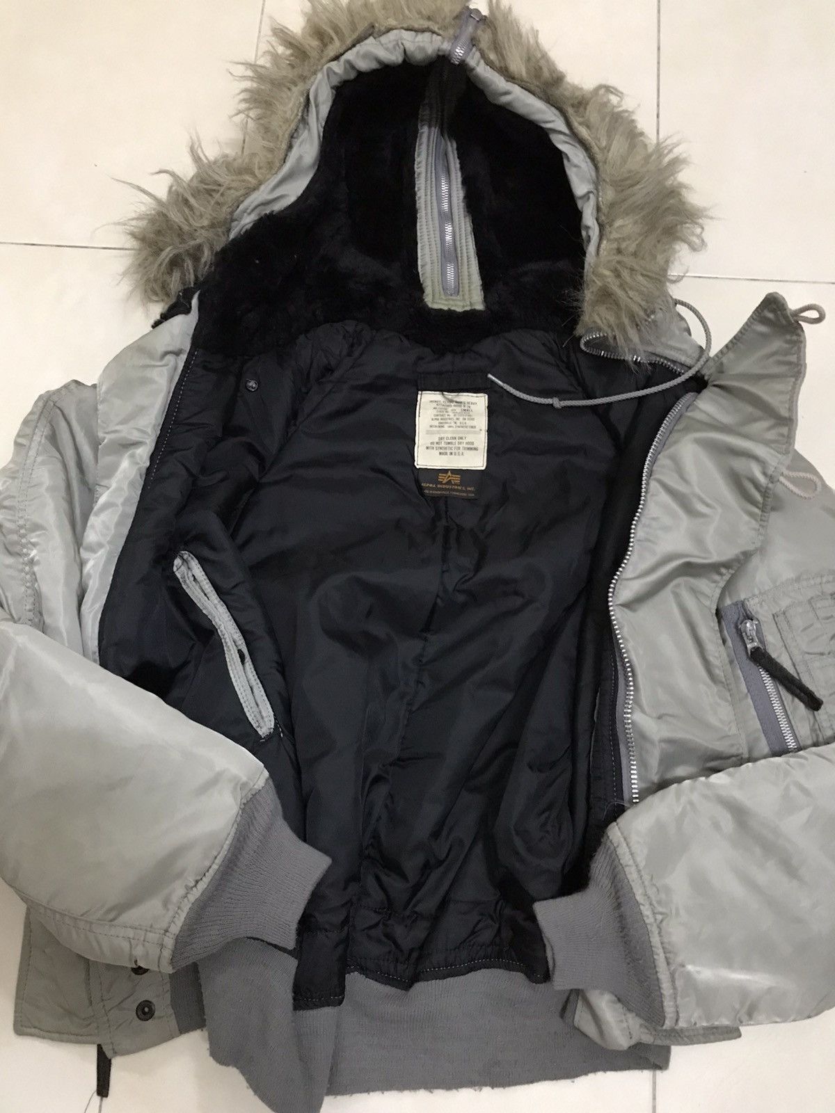 Alpha Industries Vintage Alpha Industries N-2B Flying Man Fur Hoodie Jacket Size US S / EU 44-46 / 1 - 6 Thumbnail