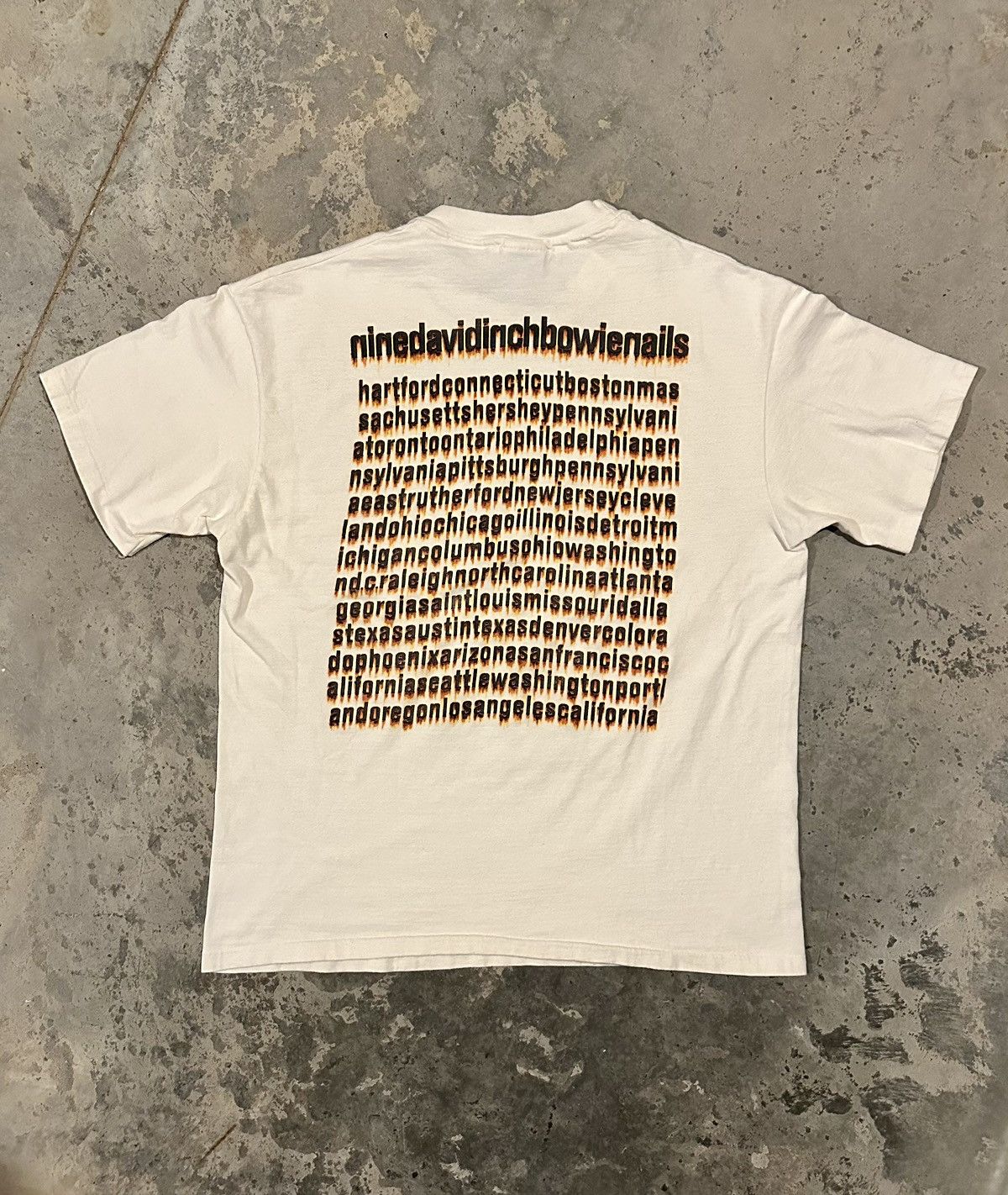 Band Tees × Vintage Vintage 1995 Nine Inch Nails David Bowie Tour T-Shirt Size L Size US L / EU 52-54 / 3 - 3 Thumbnail