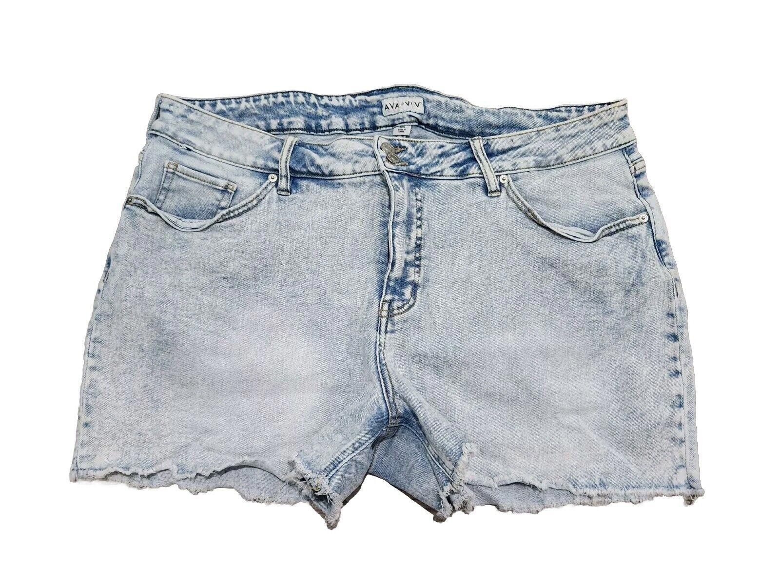 Designer Ava And Viv Jean Shorts Plus Size 18 Light Wash Stretch Cut Size 40" / US 18 - 1 Thumbnail