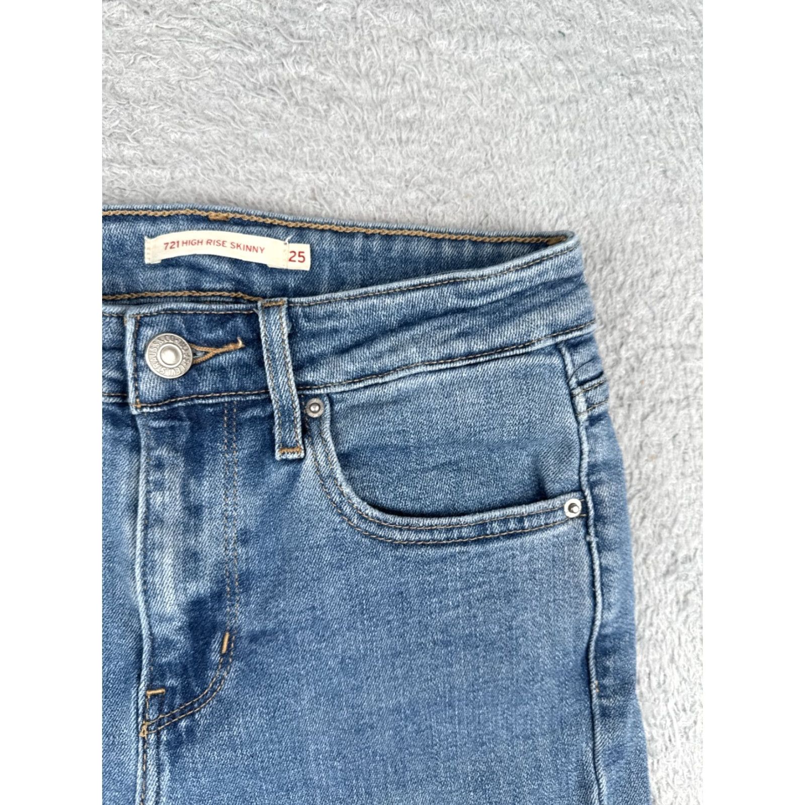 Levi's Levi's Women's 25 Denim Cut-Off Shorts Mid Rise Blue Cotton Blend Summer Casual Active Girls Size 42" / US 20 - 5 Thumbnail