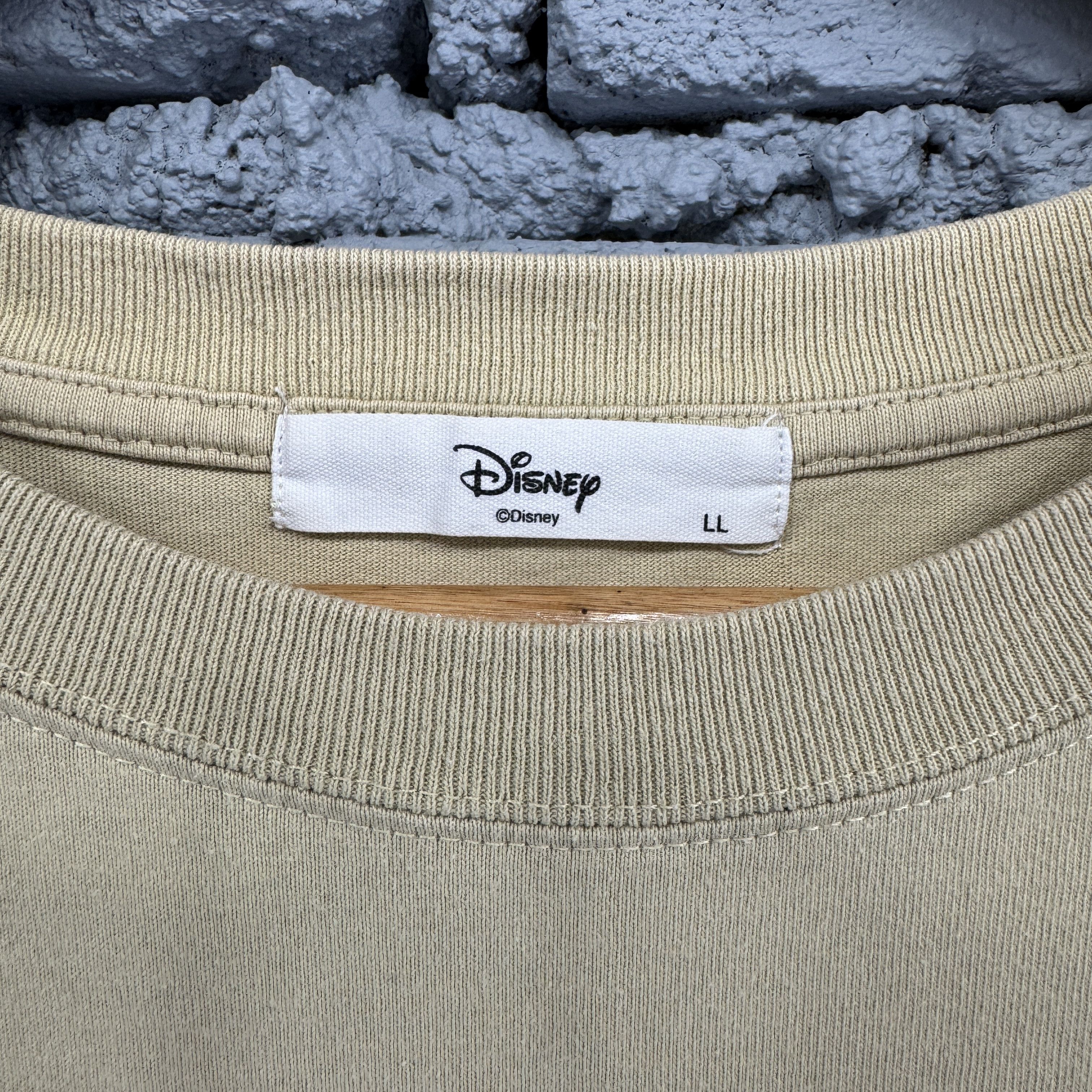 Vintage Vintage Disney Winnie The Pooh Bees Sunfaded Tshirt Size US L / EU 52-54 / 3 - 6 Thumbnail