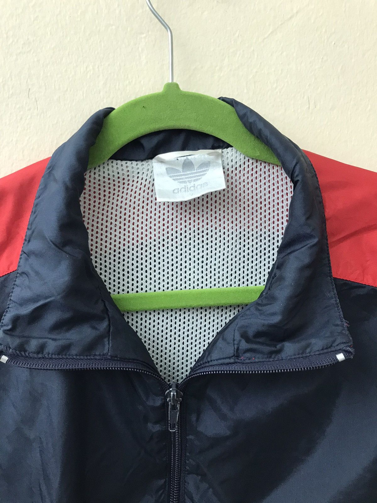 Adidas Adidas Vintage Light Jacket Size US L / EU 52-54 / 3 - 15 Thumbnail