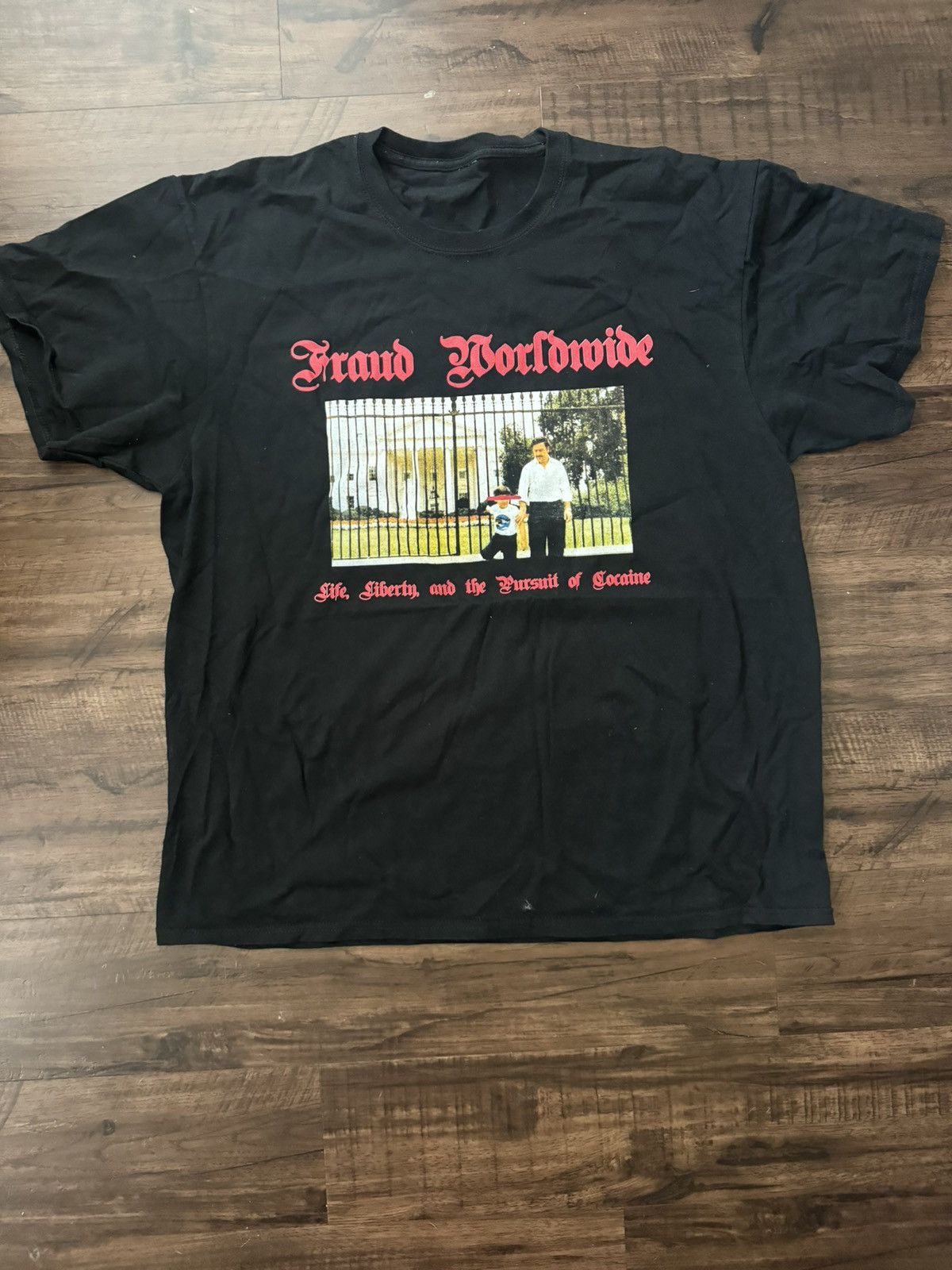 Vintage Pablo Escobar t shirt Size US XL / EU 56 / 4 - 1 Thumbnail