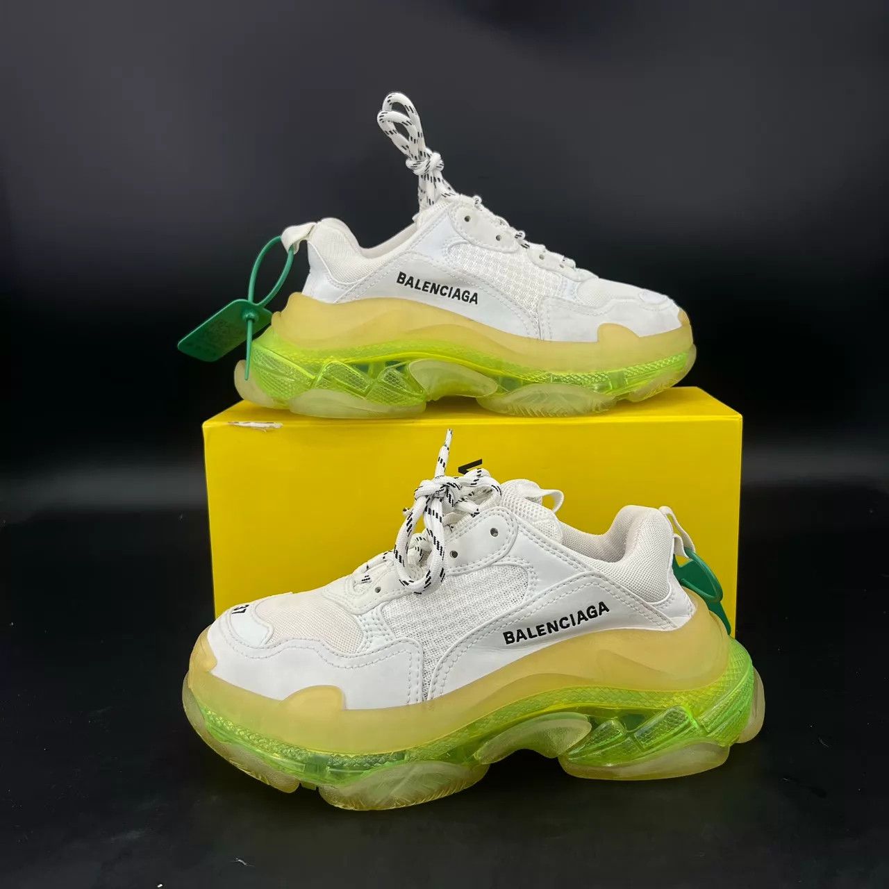 Balenciaga Balenciaga Triple S White Green 37 3W Near New OG Box Size US 7 / IT 37 - 3 Thumbnail