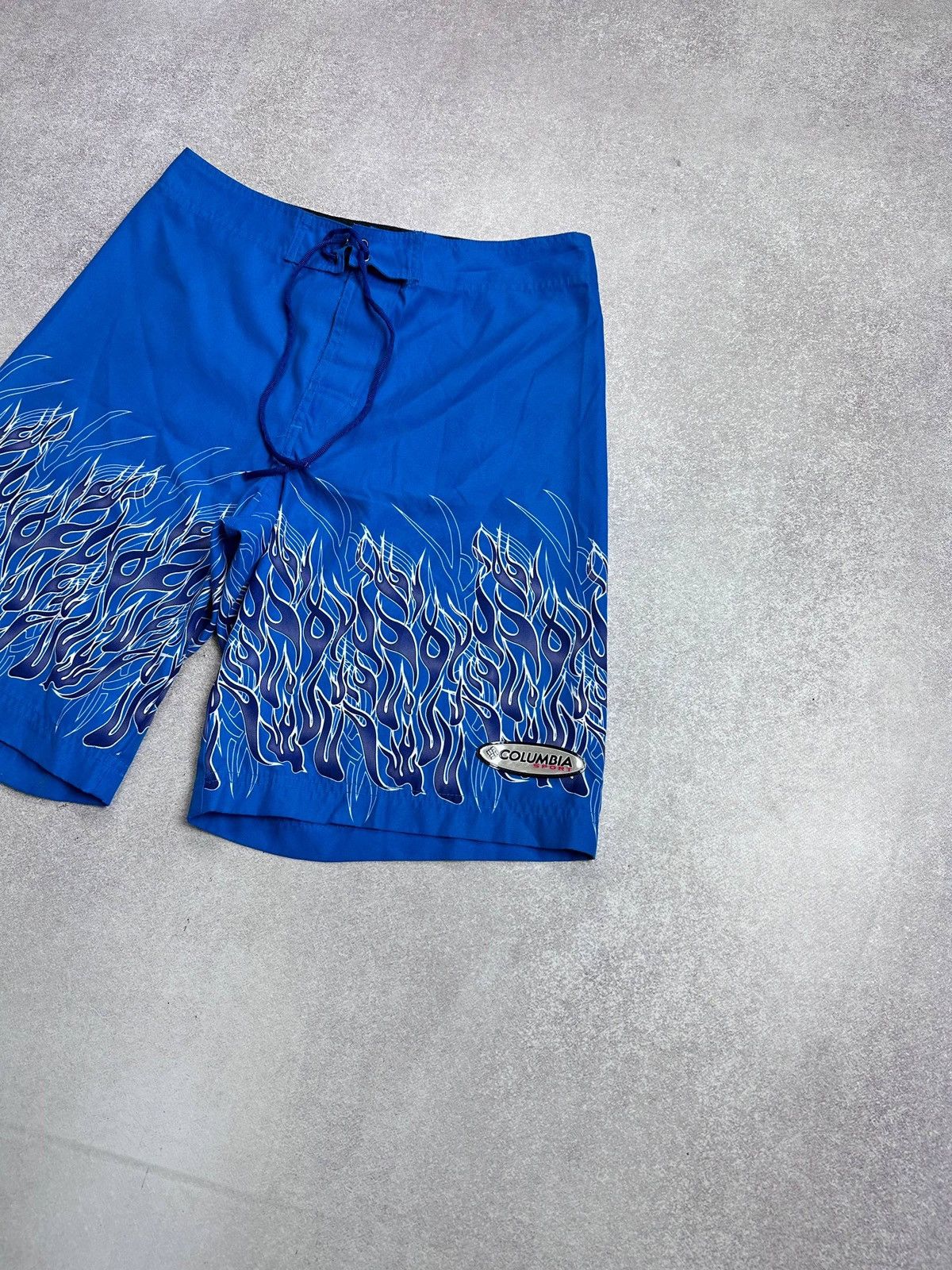 Columbia Vintage Columbia Tribal Y2K Flame Shorts L Size US 34 / EU 50 - 2 Thumbnail