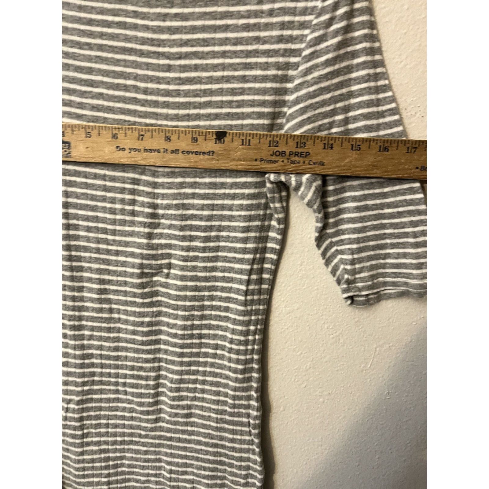 Old Navy Old Navy Top Shirt Womens Medium Gray White Striped Short Sleeve Casual Multicolor Cotton Polyester Spandex Knit Size M / US 6-8 / IT 42-44 - 4 Thumbnail