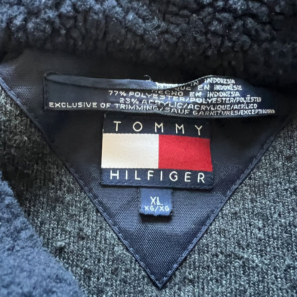 Tommy Hilfiger Vintage 1990s Tommy Hilfiger Grey Deep Pile Popcorn Vest XL Size US XL / EU 56 / 4 - 6 Thumbnail