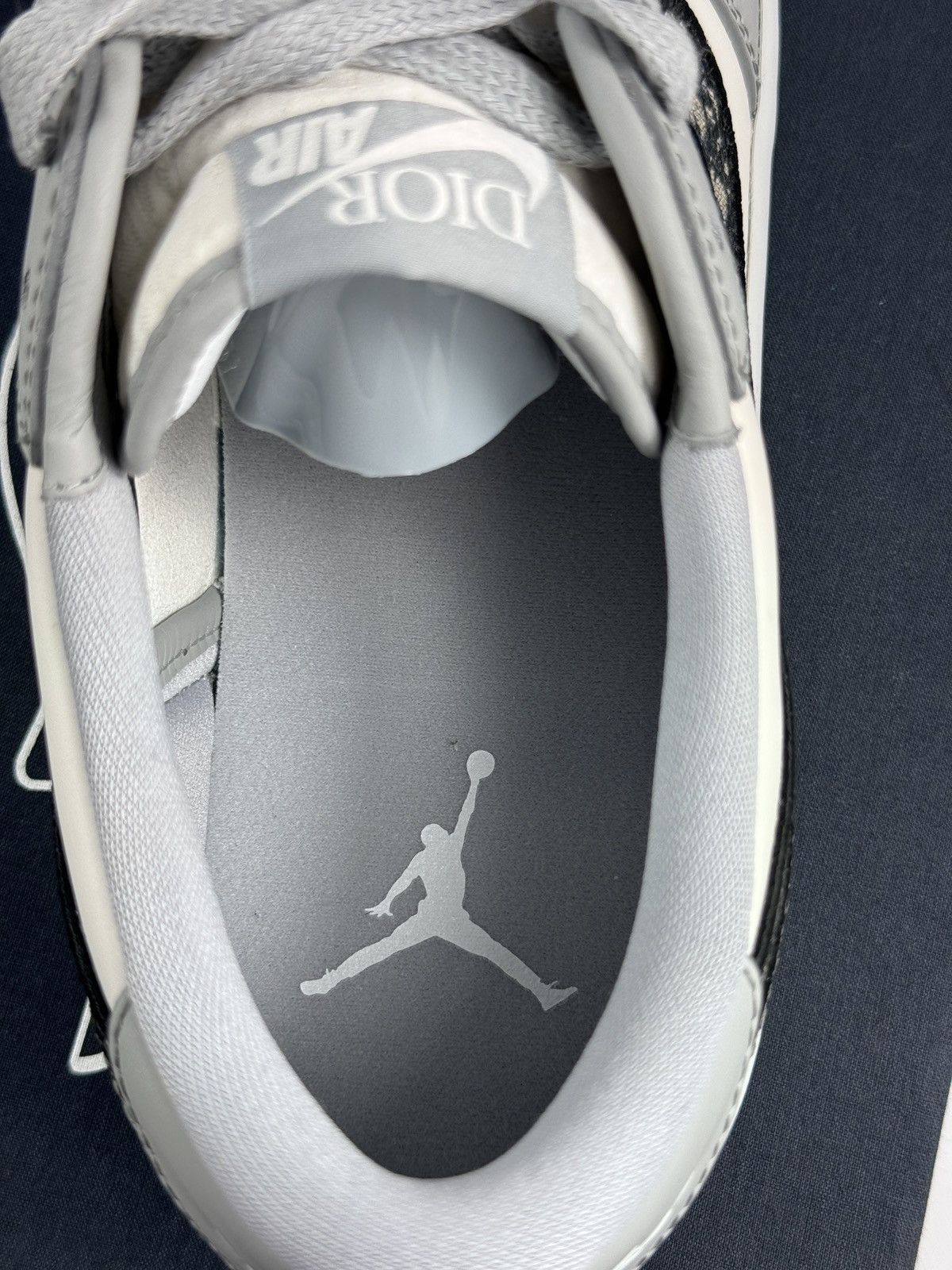 Dior × Jordan Brand AIR DIOR JORDAN SNEAKERS Size US 10.5 / EU 43-44 - 6 Thumbnail