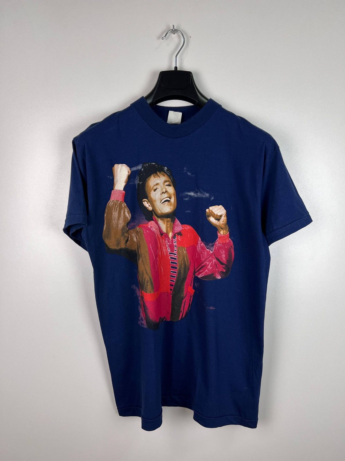Other Cliff Richard 1992 band t-shirts size L Size US L / EU 52-54 / 3 - 1 Thumbnail