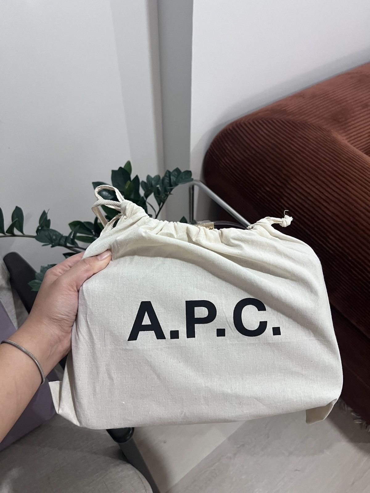 A.P.C. Daria Flap Bag in Burgundy Size ONE SIZE - 5 Thumbnail